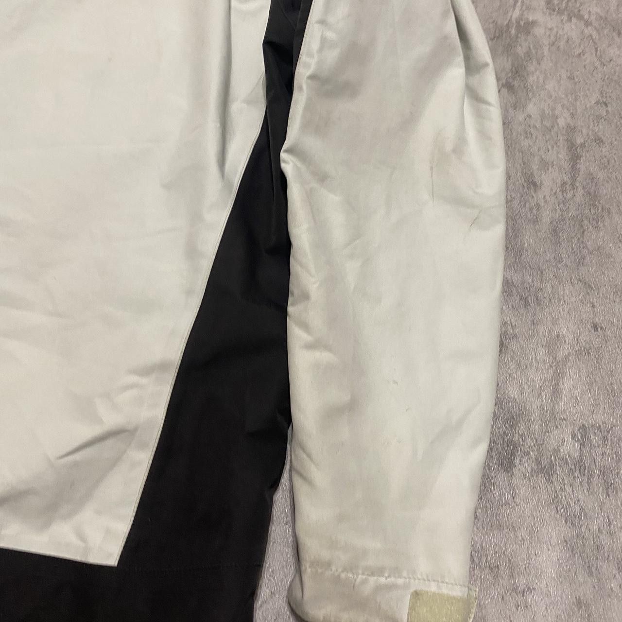 Helly Hansen White and black Helly Hansen Rain Jacket ard Size US M / EU 48-50 / 2 - 7 Thumbnail