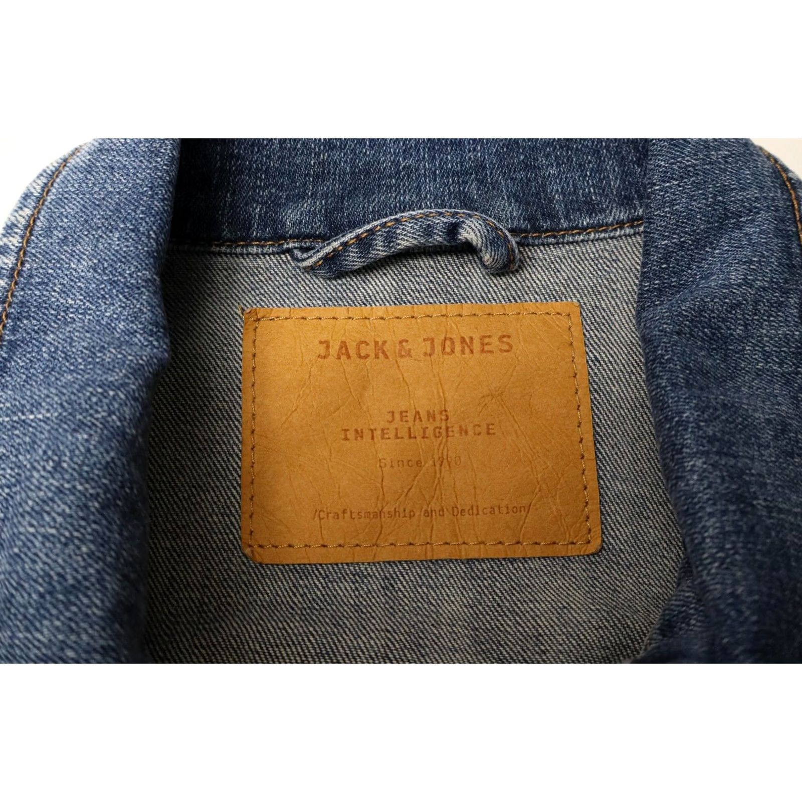 Jack & Jones JACK & JONES Jjialvin Jjjacket Jacket Men's SMALL Blue Denim Trucker Faded Denim Jacket Size US S / EU 44-46 / 1 - 6 Thumbnail