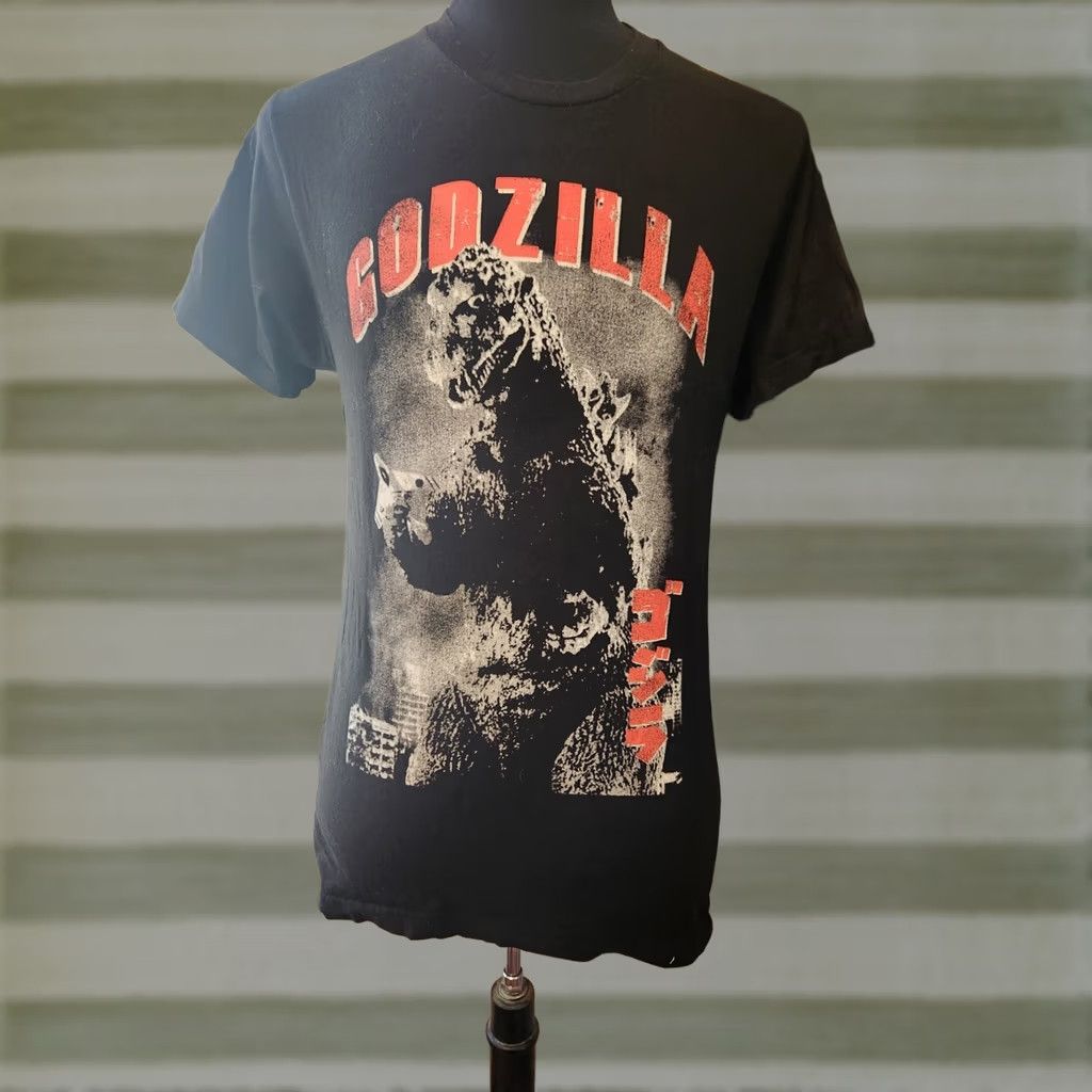 Vintage Godzilla ToHo Co. Anime Black Crewneck T-Shirt Mens M Graphic Print Cotton Short Sleeve Crew Neck Size US M / EU 48-50 / 2 - 1 Thumbnail