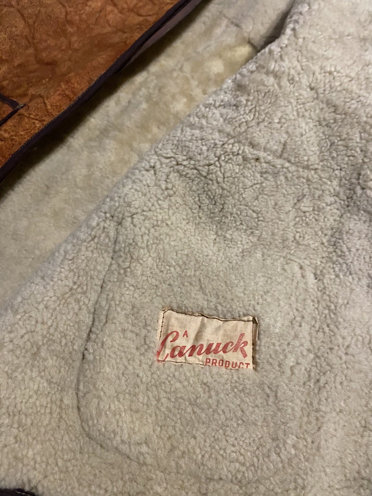Vintage Vintage 60’s/70’s Canuck sherpa lined animal hide vest Size US L / EU 52-54 / 3 - 3 Thumbnail