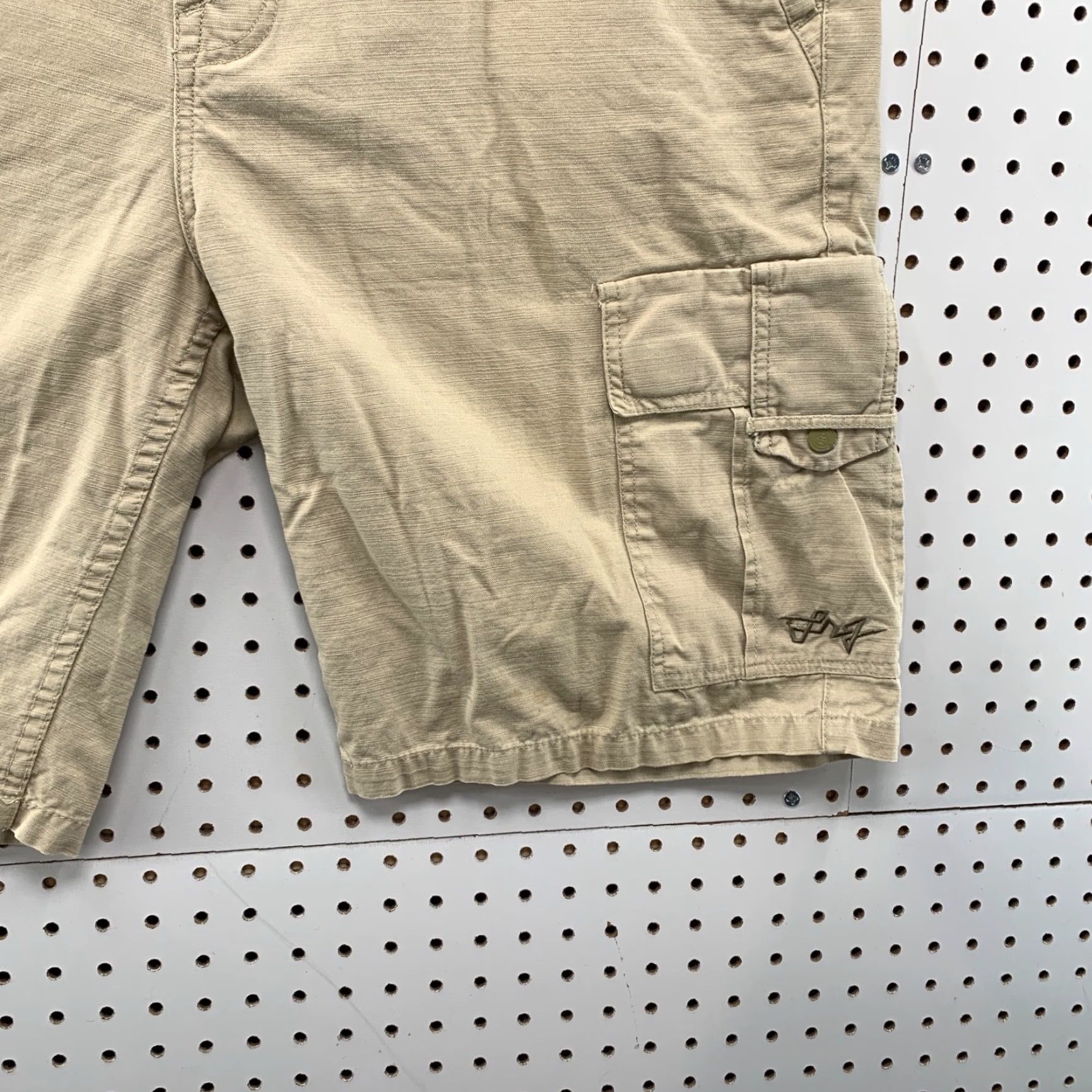 Vintage VINTAGE LRG Cargo Shorts Mens 38 Beige Hip Hop Pockets 11 Inseam 38x11 Size 38 Regular Fit Size US 38 / EU 54 - 5 Thumbnail