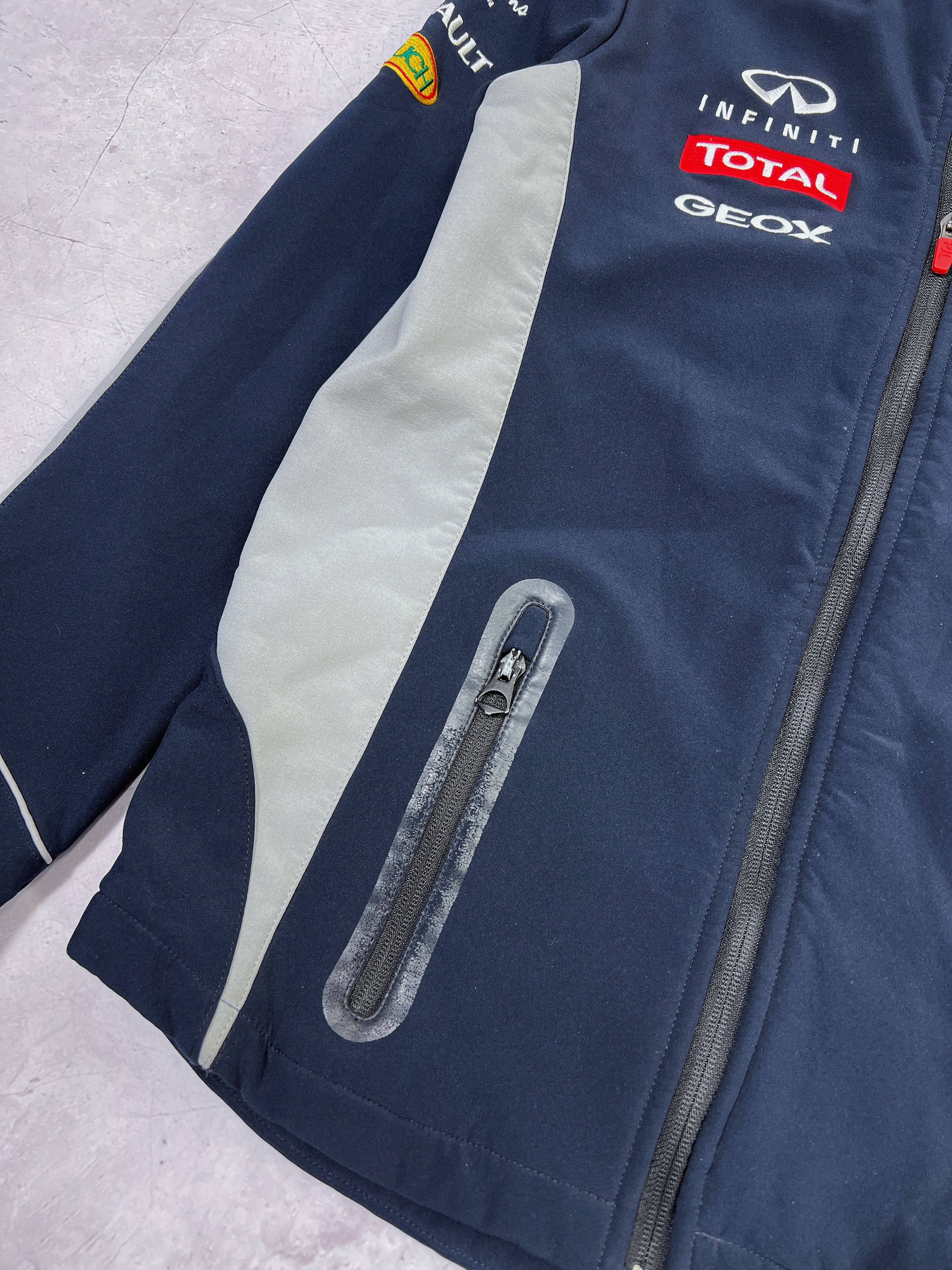 Pepe Jeans × Red Bull Red Bull F1 Team Softshell Jacket Pepe Jeans Pirelli Geox Size M / US 6-8 / IT 42-44 - 5 Thumbnail