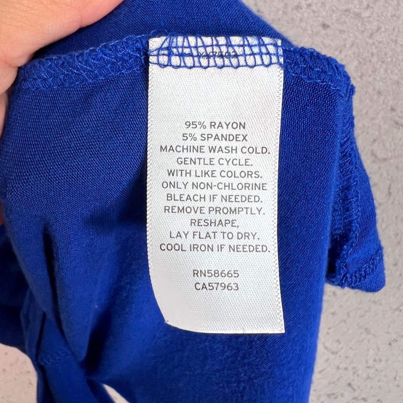 Vintage Halogen Blue Sleeveless Top Womens Small Blouse Shirt Casual Summer Spring Regular Fit Round Neck Size S / US 4 / IT 40 - 4 Thumbnail