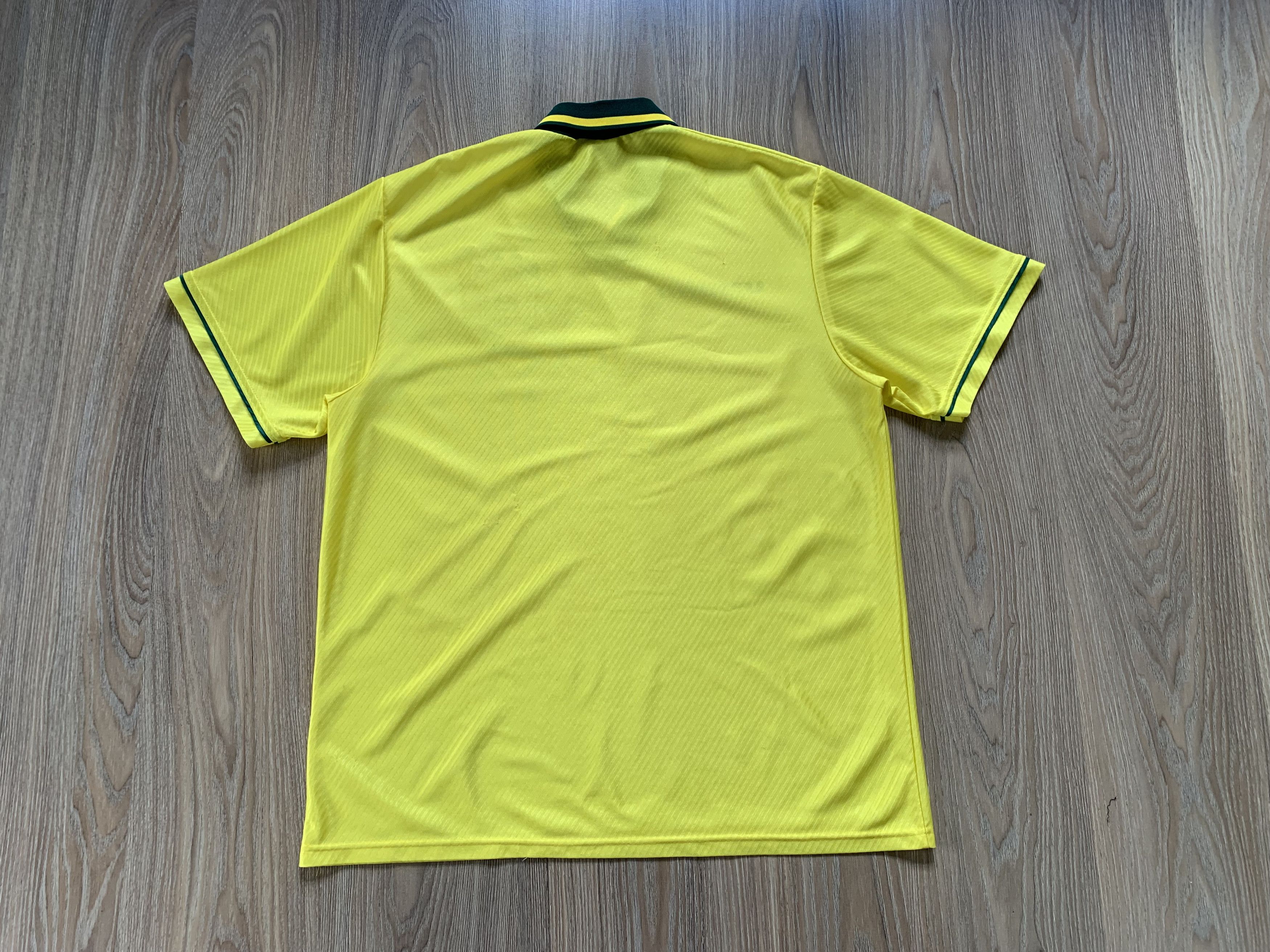 Umbro × Vintage Vintage Official Umbro Brazil Football Shirt Size US XL / EU 56 / 4 - 2 Thumbnail