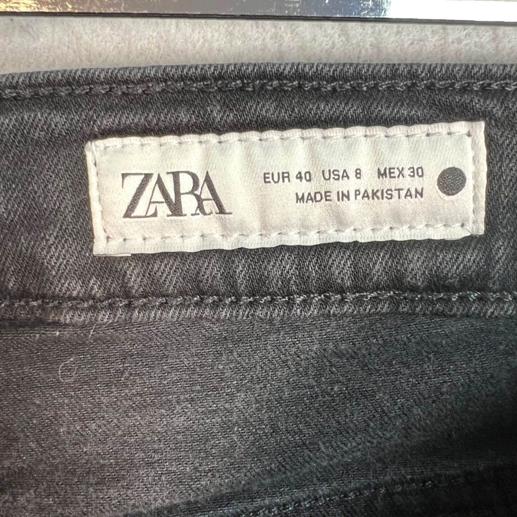 Zara Zara Jeans Female 8 Black Straight Denim Cotton Blend 5-Pocket Style Regular Rise Adult Womens Slimming Pockets Vintage No Size 30" / US 8 / IT 44 - 3 Thumbnail