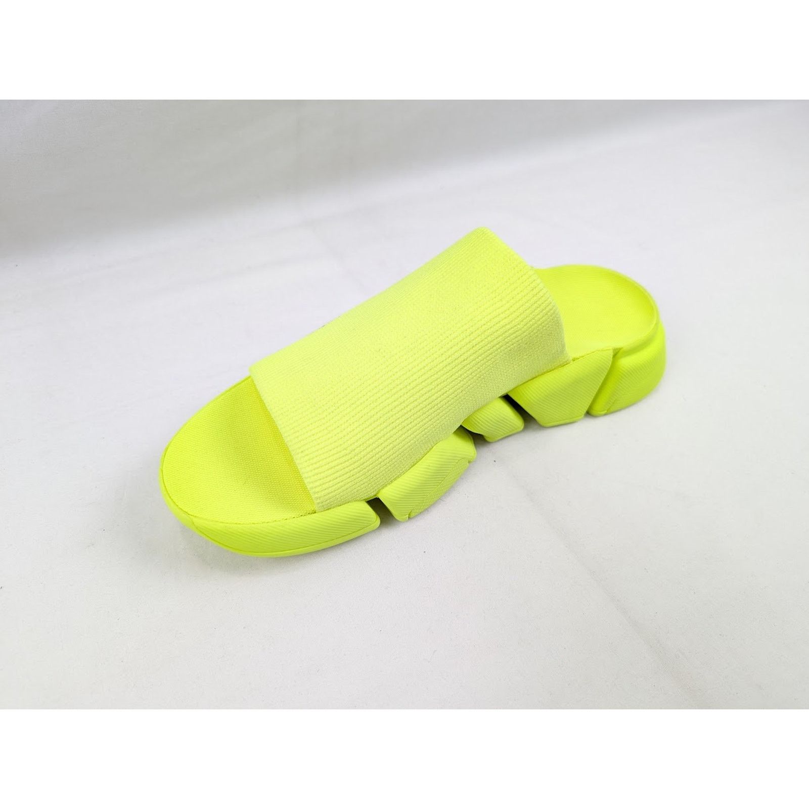 Balenciaga o1rshd1 Speed 2.0 Slides in Fluo Yellow Size US 11 / EU 44 - 8 Thumbnail