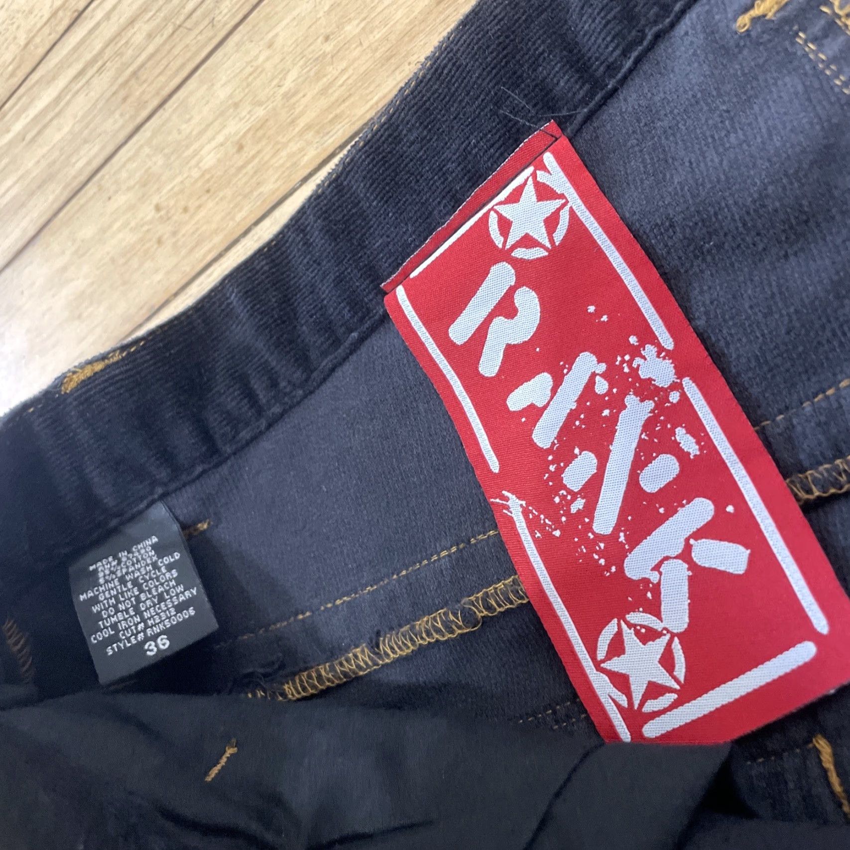 Vintage VINTAGE RANK PANTS Black Corduroy 36x33 Straight Gold Stitch 10" Rise 90s Mens Casual Pants Size US 36 / EU 52 - 7 Thumbnail
