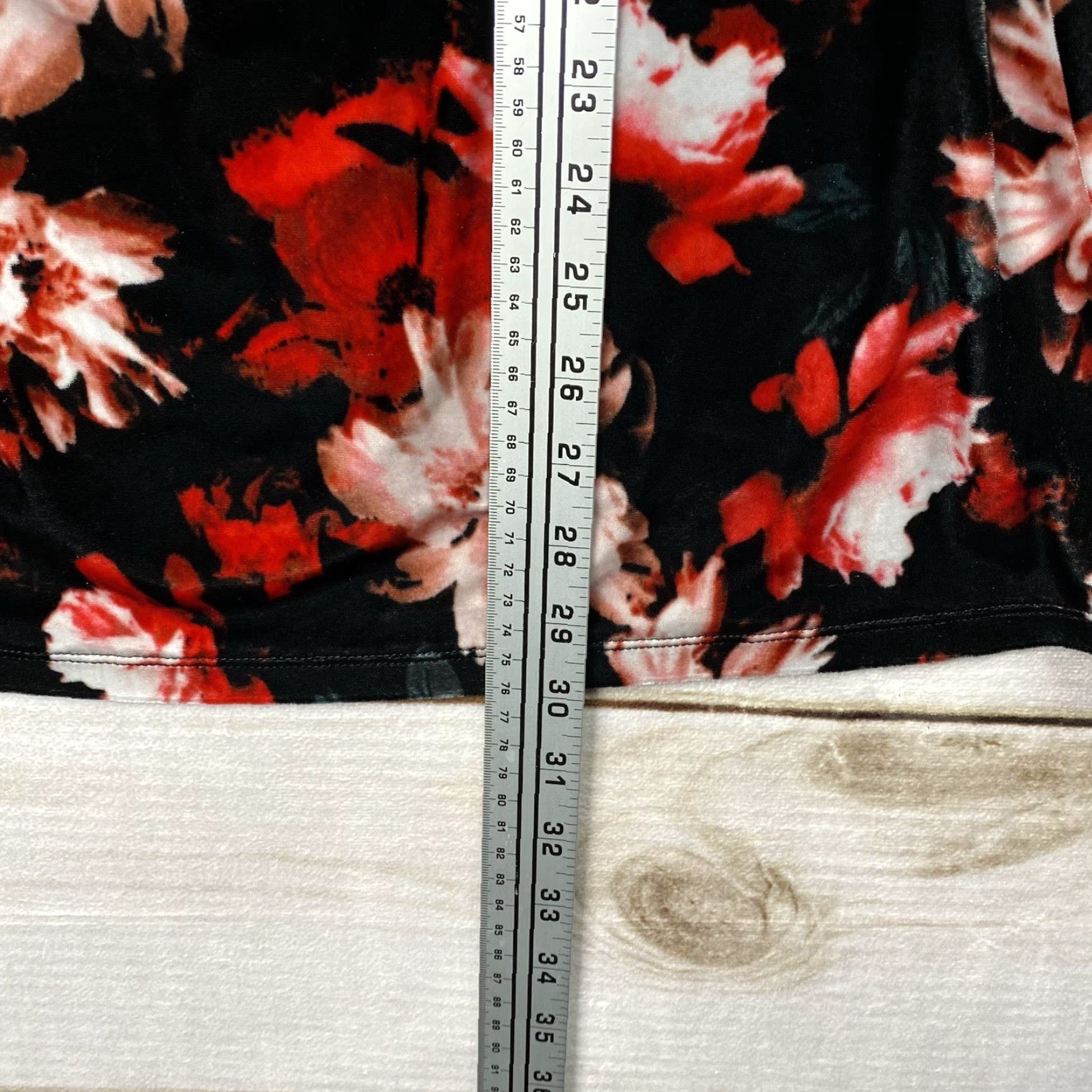 Liz Claiborne VINTAGE? (No) Liz Claiborne Top Womens 3X Black Red Floral Crushed Velvet Slouch Neck 3/4 Slv Size XXL / US 16-18 / IT 52-54 - 4 Thumbnail