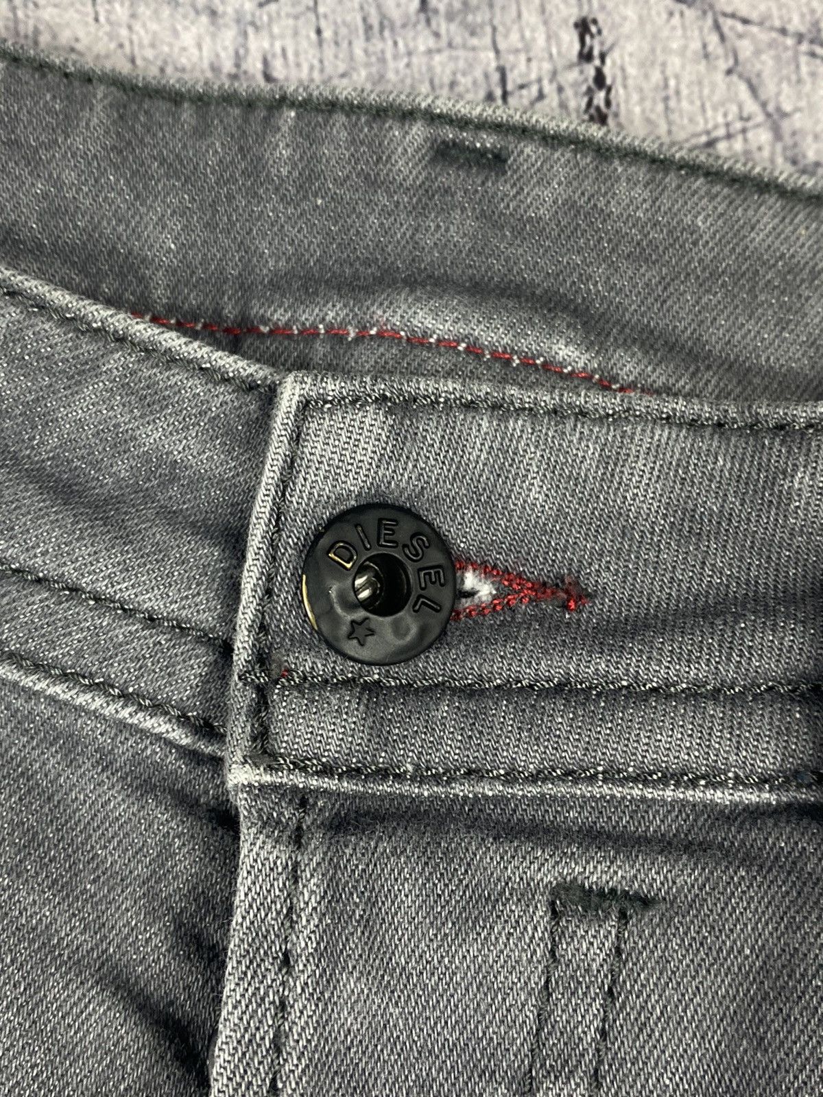 Diesel × Vintage Vintage Diesel Y2K Regular Slim Denim Jeans Size 31 x 30 Size US 31 - 10 Thumbnail