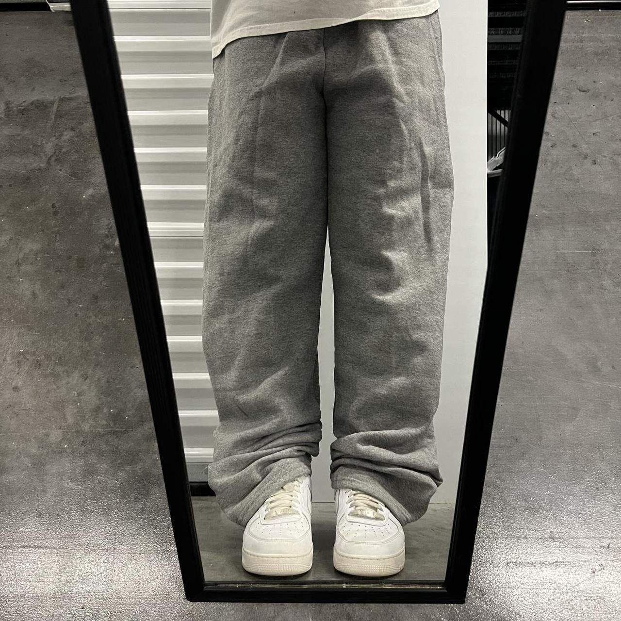 Vintage Vintage Y2K/2000s Super Baggy WideLeg Grey Russell Athletic Sweatpants With Pockets! Size US 36 / EU 52 - 1 Thumbnail