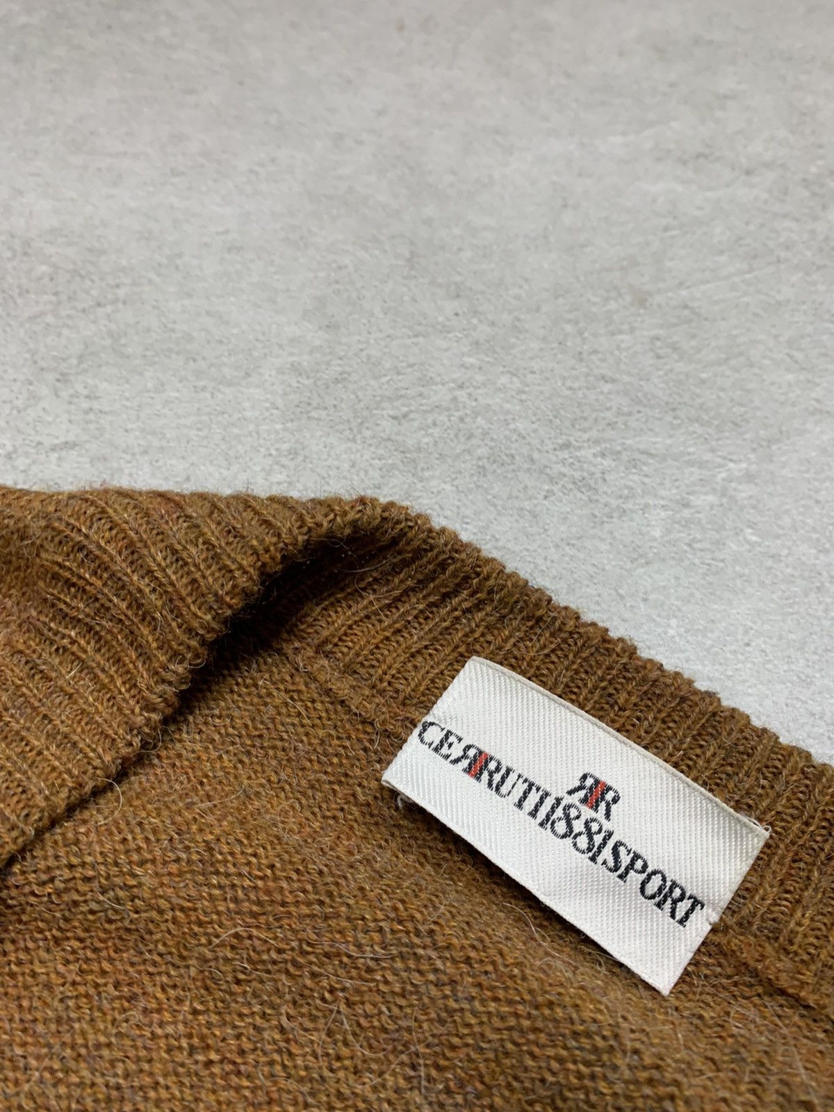 Cerruti 1881 90s Vintage Camel brown Geometric knit Button up Cardigan Size US XL / EU 56 / 4 - 2 Thumbnail