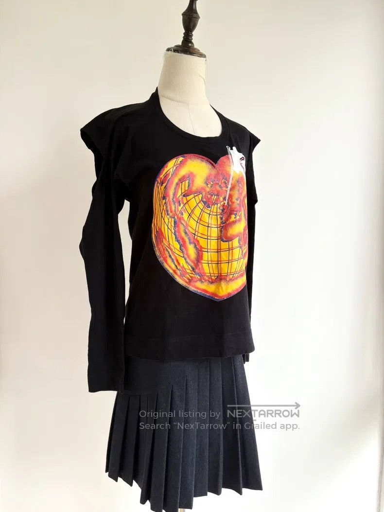 Vivienne Westwood Vivienne Westwood Vintage black heart earth off-shoulder t Size XS / US 0-2 / IT 36-38 - 3 Thumbnail