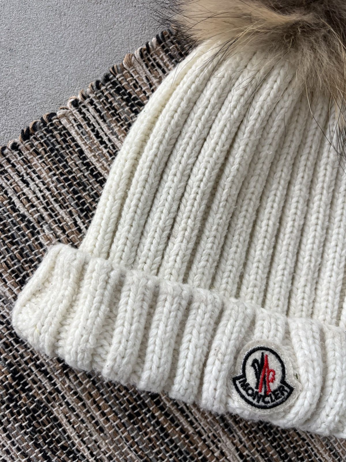 Moncler Vintage Moncler White Beanie Wool Pom Pom Hat Small Logo Y2K Size ONE SIZE - 3 Thumbnail
