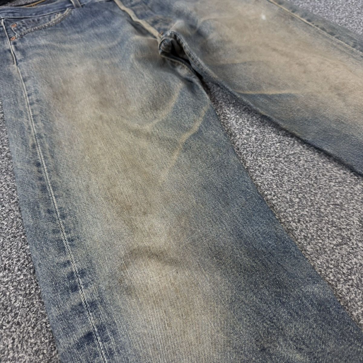 Levi's Vintage Clothing 🇺🇸 Vintage 1997 Levis 501 Super Distressed Dirty Washed Denim Size US 33 - 6 Thumbnail