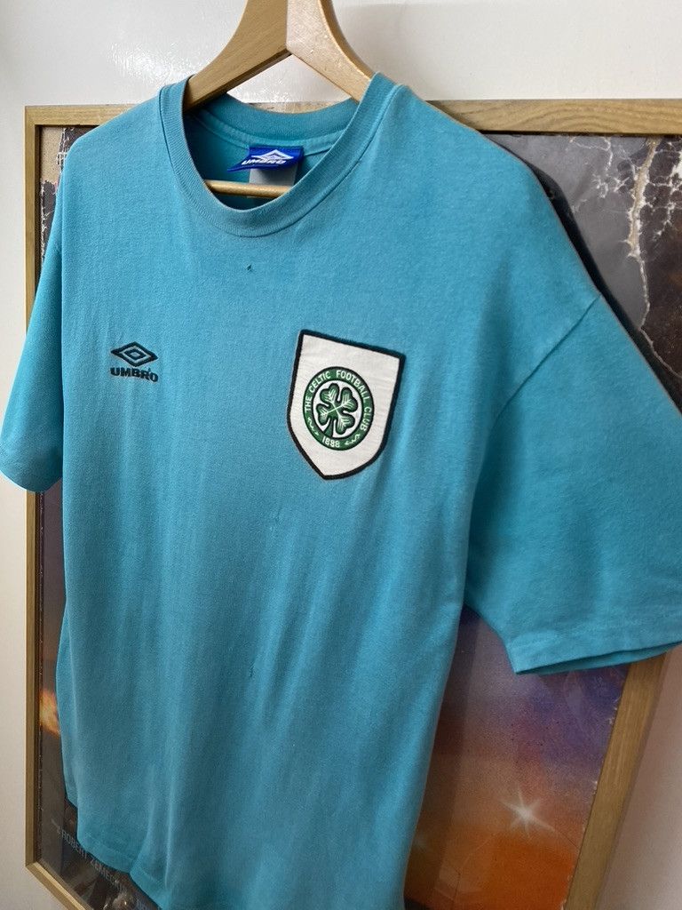 Umbro 90s Vintage Umbro Celtic Football Club T Shirt Size US L / EU 52-54 / 3 - 5 Thumbnail
