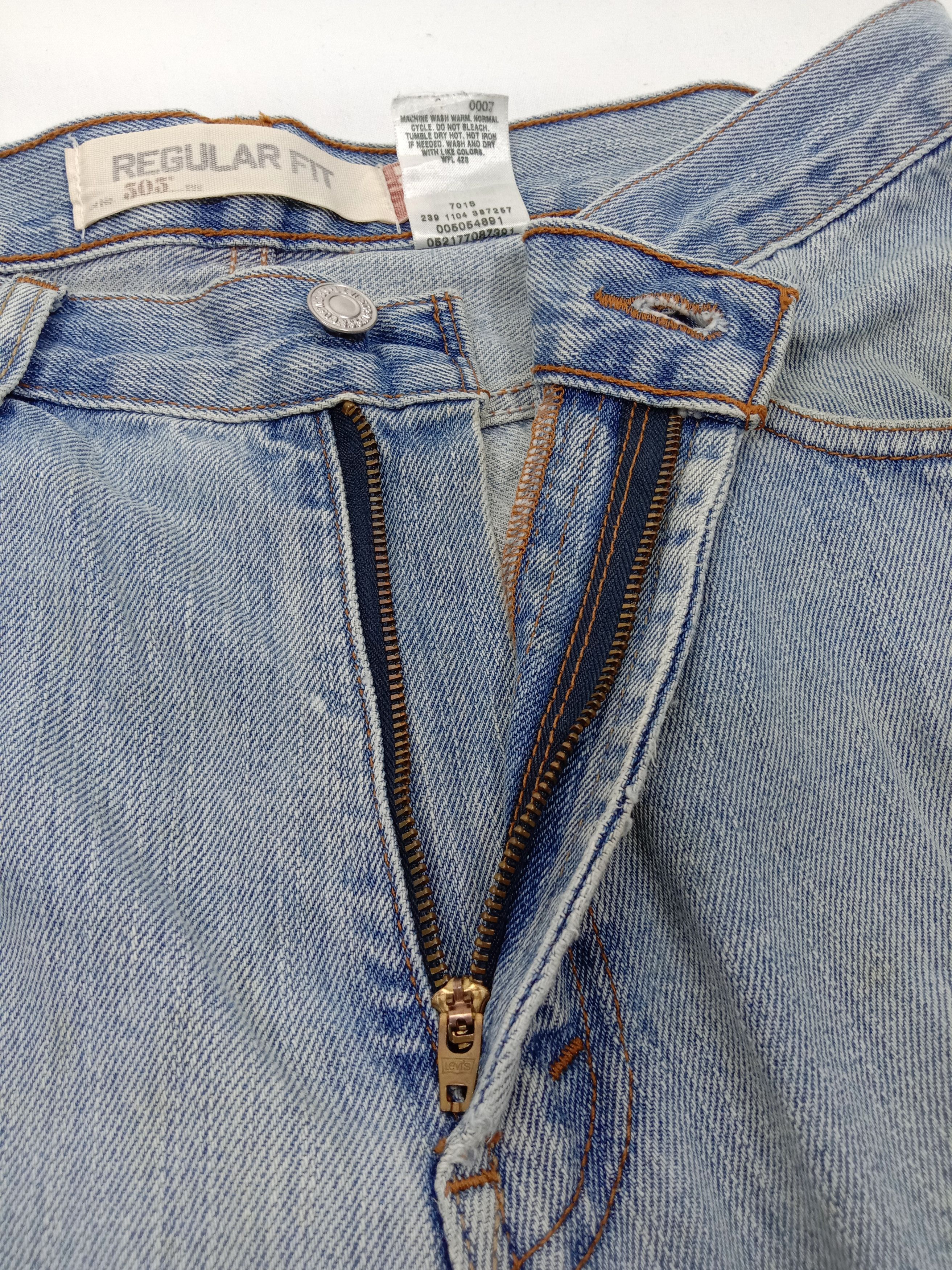 Levi's Vintage Levi’s 505 Light Wash Jeans Distressed Denim Size US 33 - 9 Thumbnail