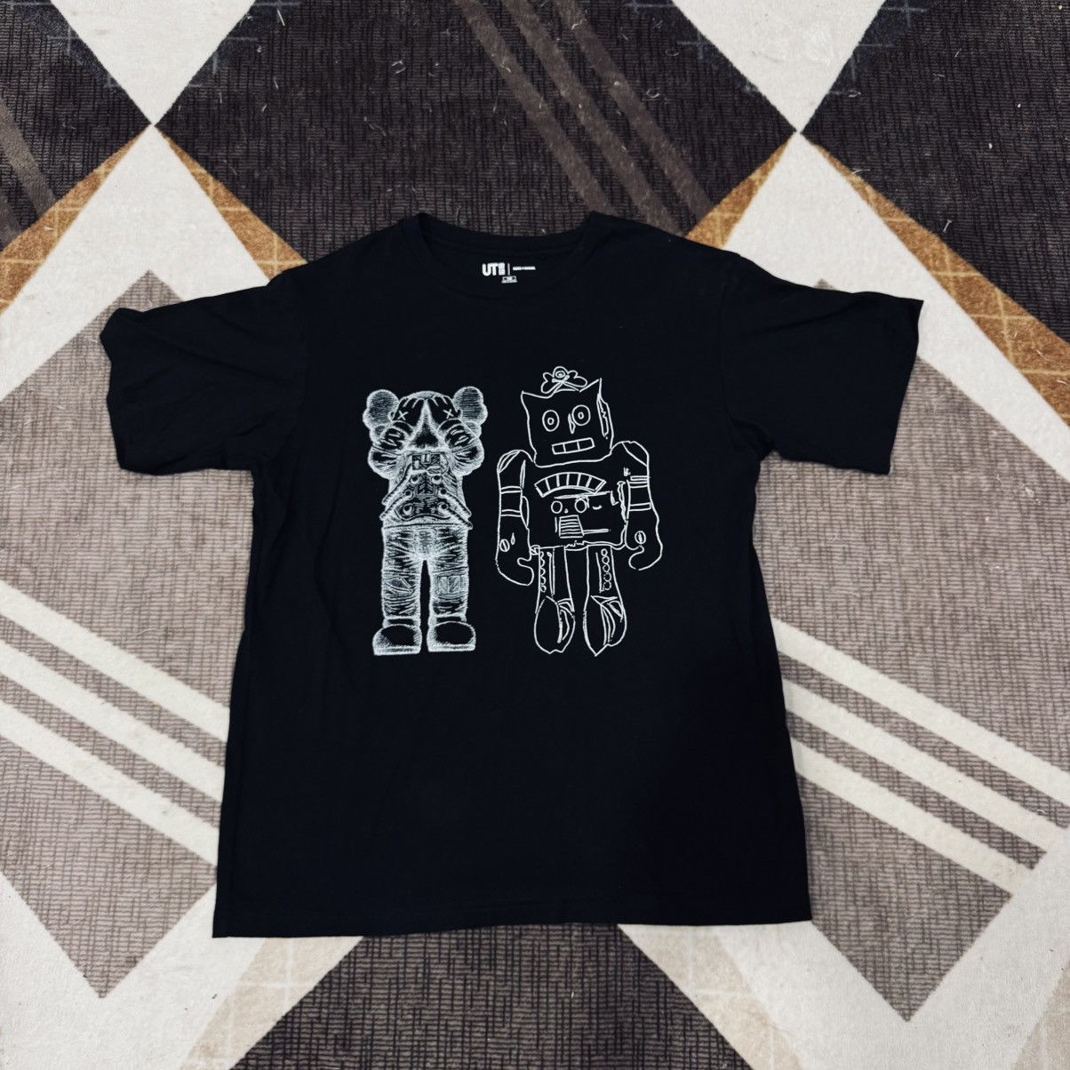 Andy Warhol × Kaws × Uniqlo Uniqlo x Kaws X Andy Warhol UT Graphic T-Shirt Size US S / EU 44-46 / 1 - 1 Thumbnail