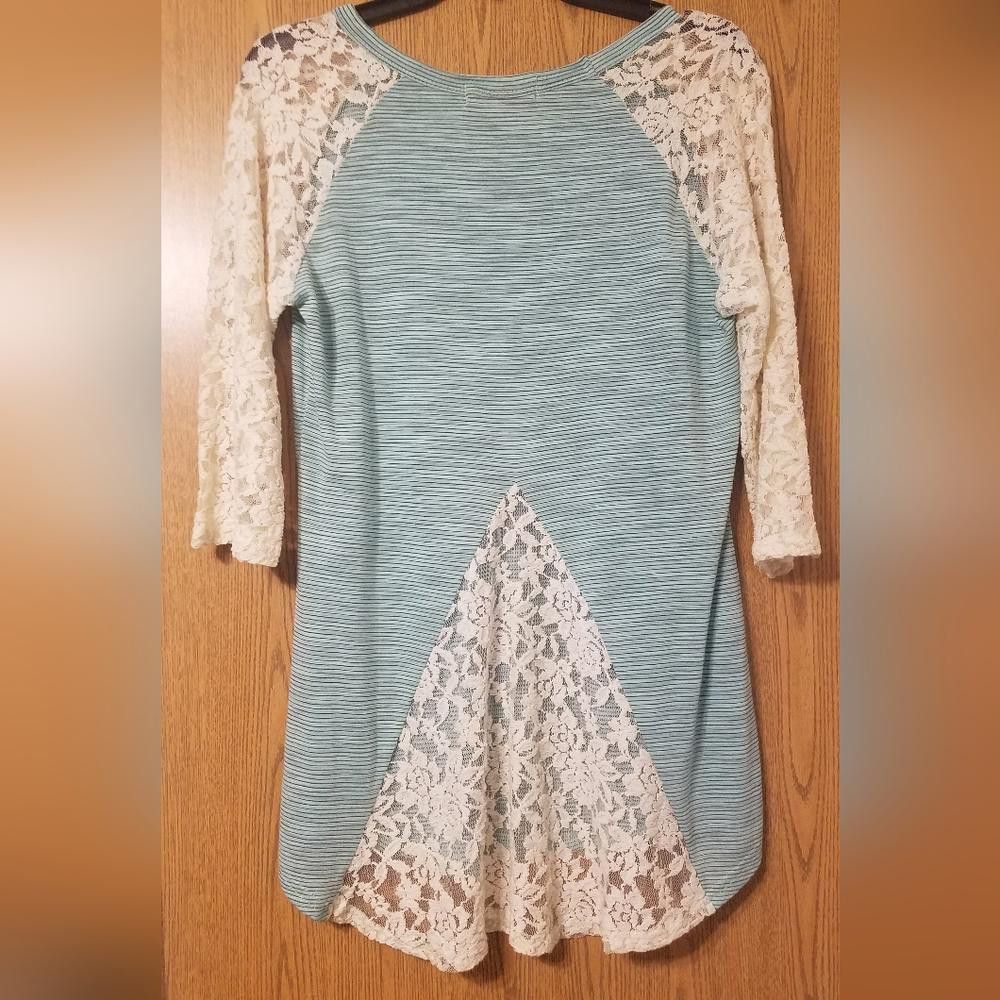 Designer NWT Grace & Emma Green and Cream Lace Sleeve Top Size Skirt Size S / US 4 / IT 40 - 2 Thumbnail