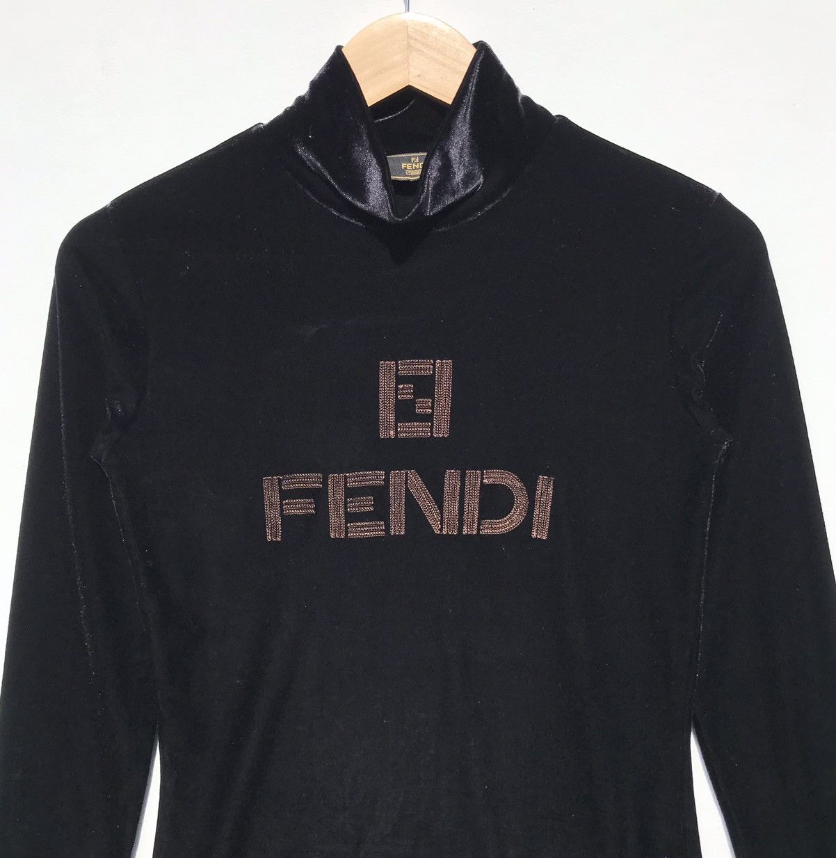 Fendi Vintage Fendi Velvet Shirt Spellout Embroidery Fendi Luxury Size S / US 4 / IT 40 - 7 Thumbnail