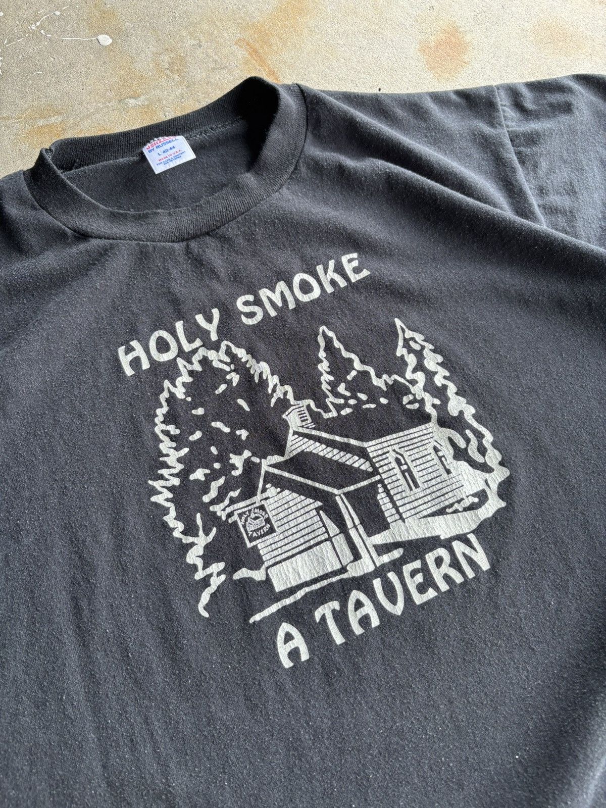 Jerzees Vintage 80s Holy Smoke Tavern Faded Black Grunge Boxy Tee Size US M / EU 48-50 / 2 - 3 Thumbnail