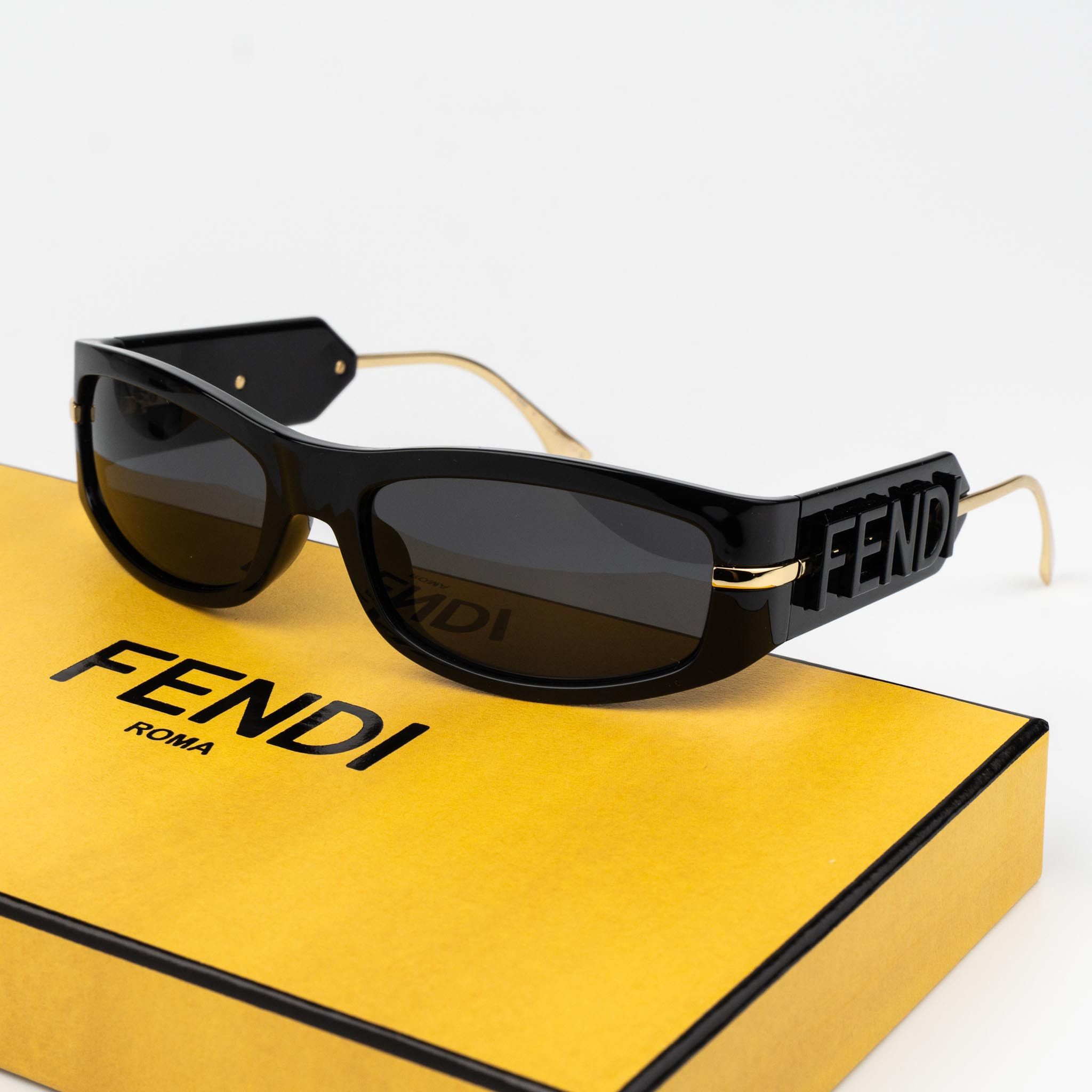 NEW FE40162F 01A GEOMETRIC WOMEN SUNGLASSES FENDI Fendi NEW FE40162F 01A GEOMETRIC WOMEN SUNGLASSES FENDI  main image 3