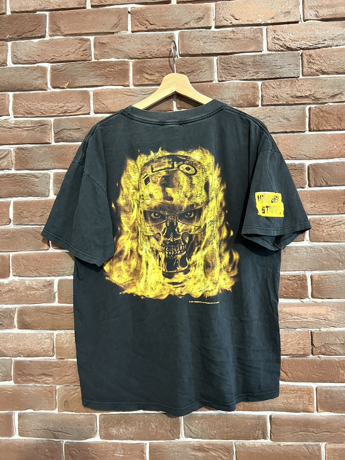 Universal Studios Vintage Rare 90s T2 Terminator 2 Universal Studios Movie Tee Size US L / EU 52-54 / 3 - 1 Thumbnail