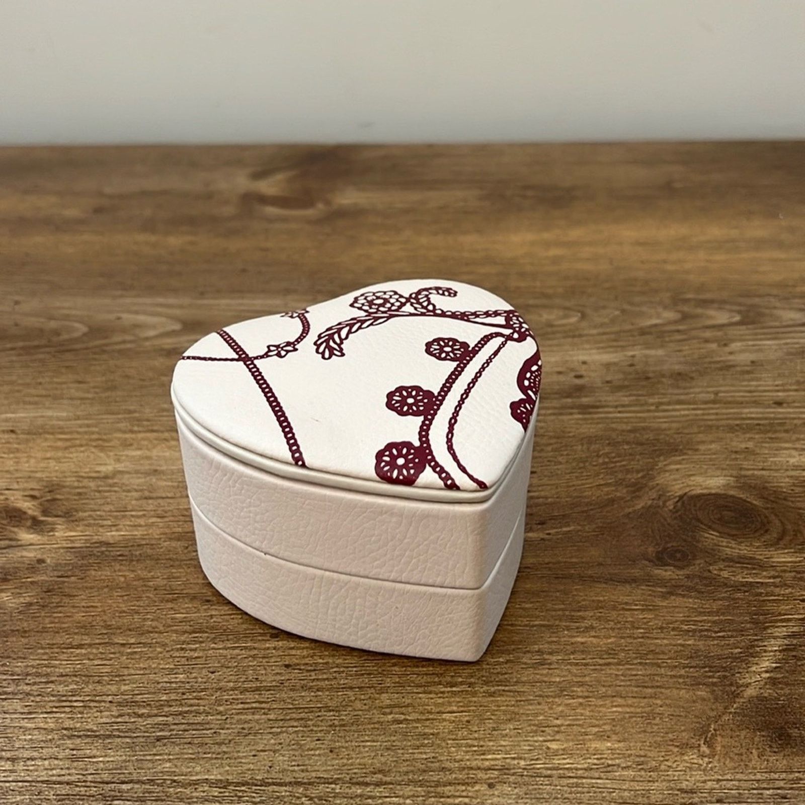 pandora Pandora Heart Shape Leather 2 Tier Jewelry Box Size ONE SIZE - 10 Thumbnail