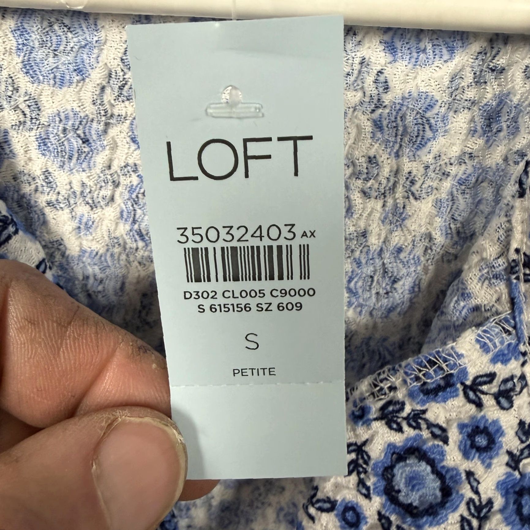 Loft LOFT Womens Blouse Petite SP Blue Floral Puff Sleeve V-Neck Knit Pullover Short Sleeve NWT Size S / US 4 / IT 40 - 5 Thumbnail