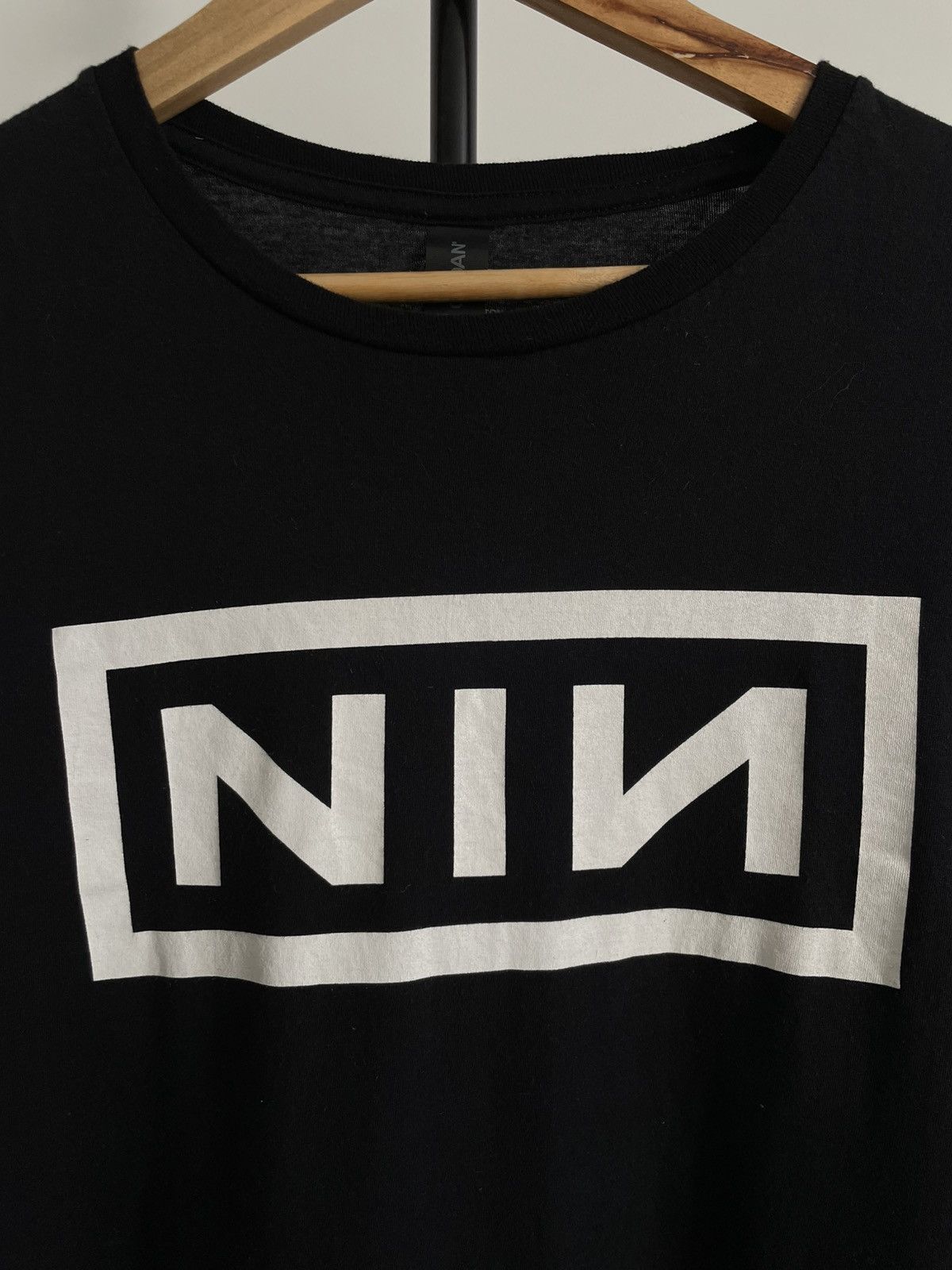 Band Tees Nine Inch Nails Band T-Shirt Black Printed Logo RARE Size US XL / EU 56 / 4 - 3 Thumbnail
