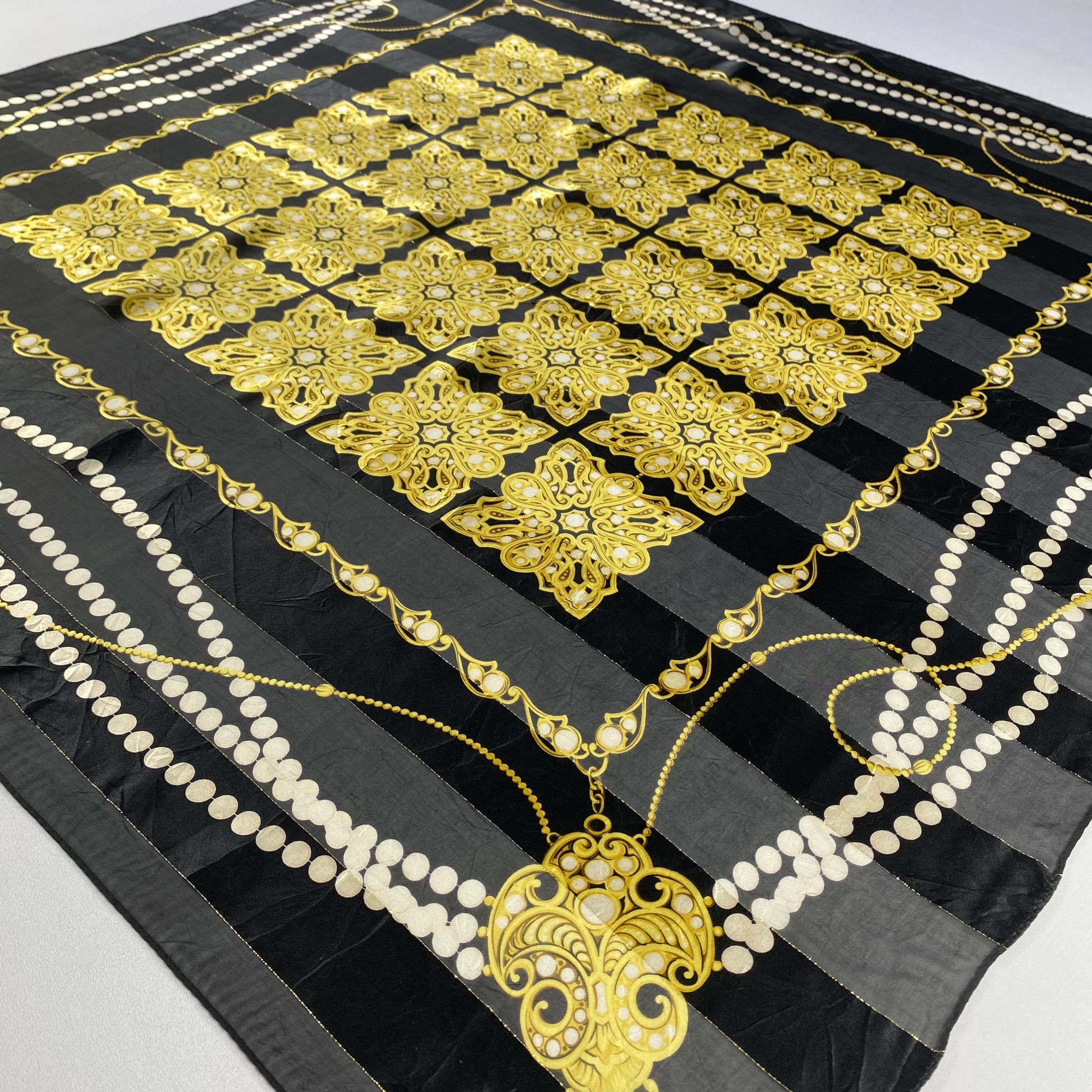 Japanese Brand × Vintage Vintage Italian Silk Scarf Hand Rolled Chain SS078 Size ONE SIZE - 3 Thumbnail