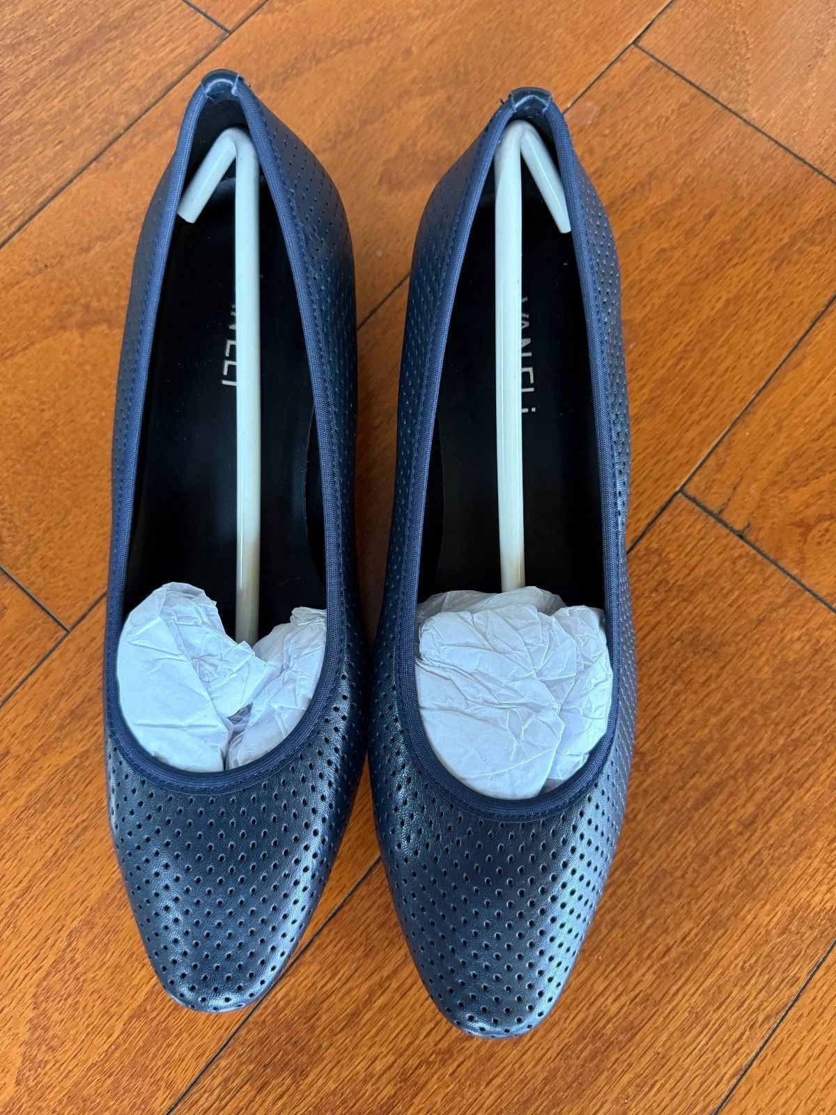 VANELI VANELi Ardyce Navy Nappa Dress shoe with a unique heel shape Size US 7.5 / IT 37.5 - 4 Thumbnail