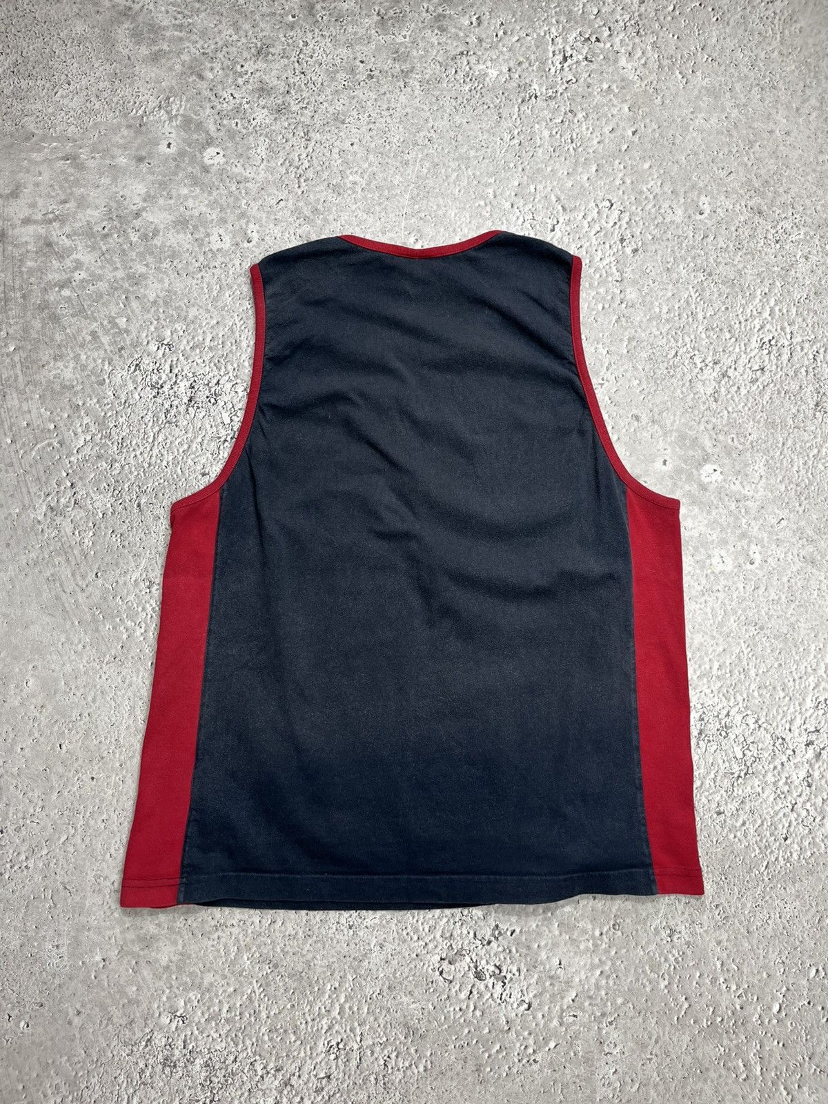 Nike Vintage Nike Tank Top Mens Size L Faded Sleeveless Shirt Size US L / EU 52-54 / 3 - 10 Thumbnail