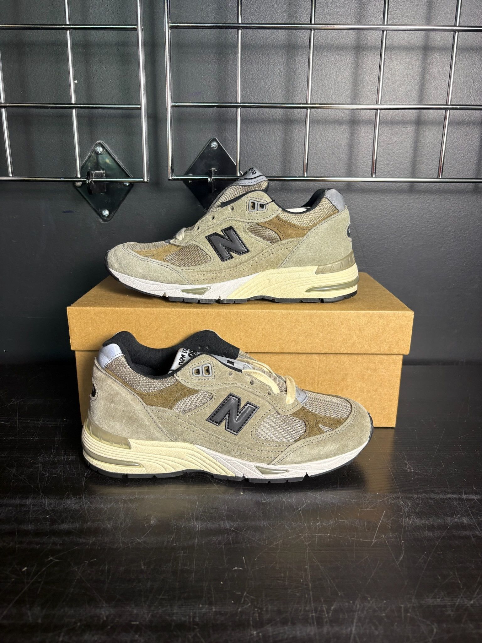 New Balance New Balance 991 MiUK x JJJJound "Grey Olive" (WMNS) Size US 6 / IT 36 - 1 Thumbnail