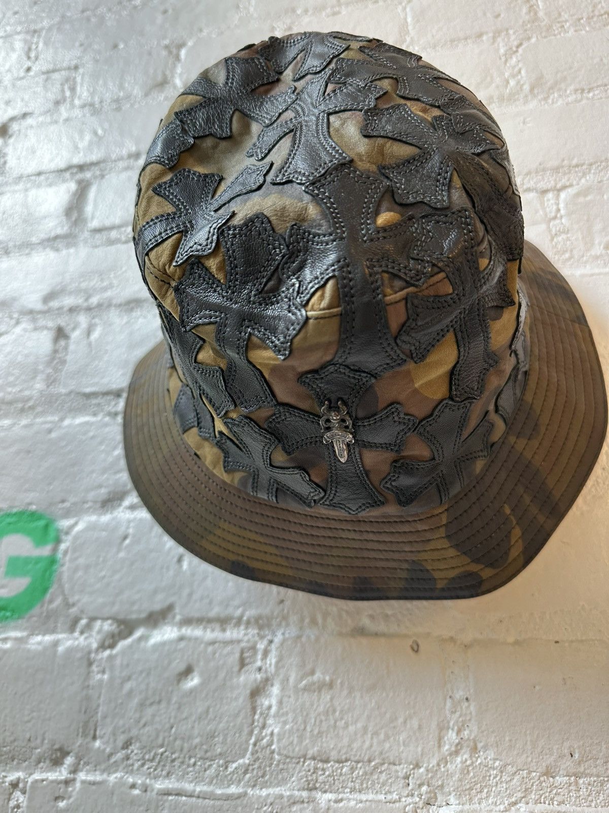 Chrome Hearts CHROME HEARTS CAMO CROSS PATCH BUCKET HAT Size ONE SIZE - 1 Thumbnail