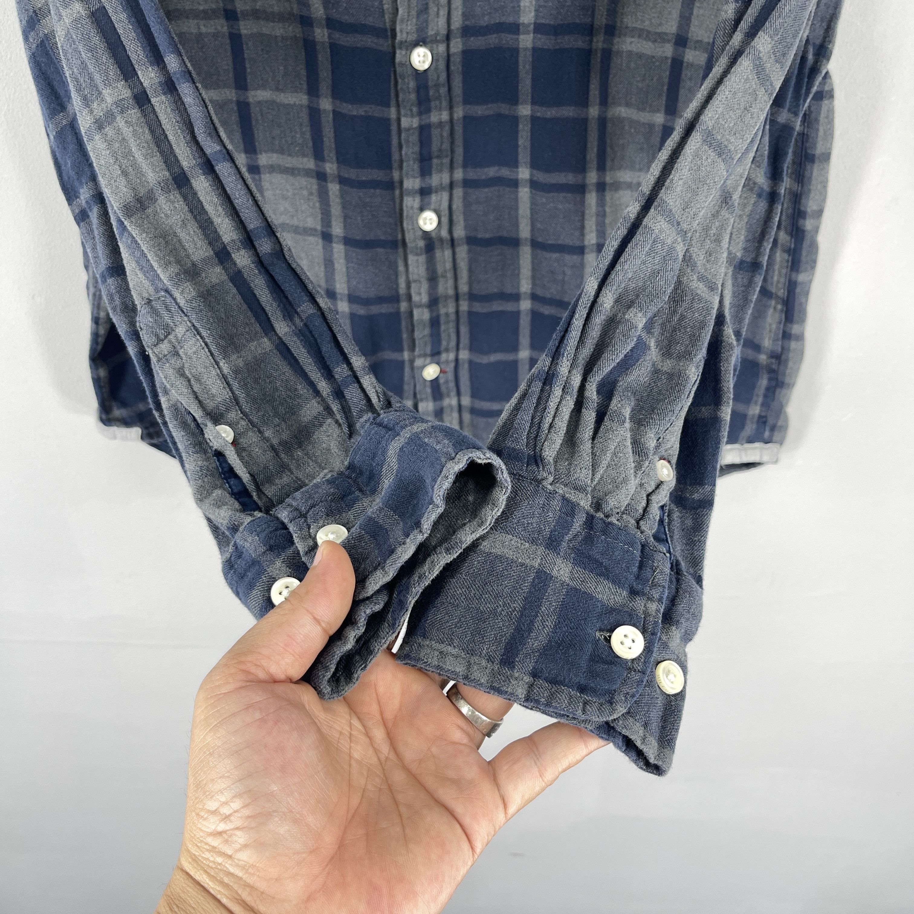 Tommy Hilfiger Tommy Hilfiger Blue Grey Flannel Plaid Button Up Shirt Size US M / EU 48-50 / 2 - 7 Thumbnail