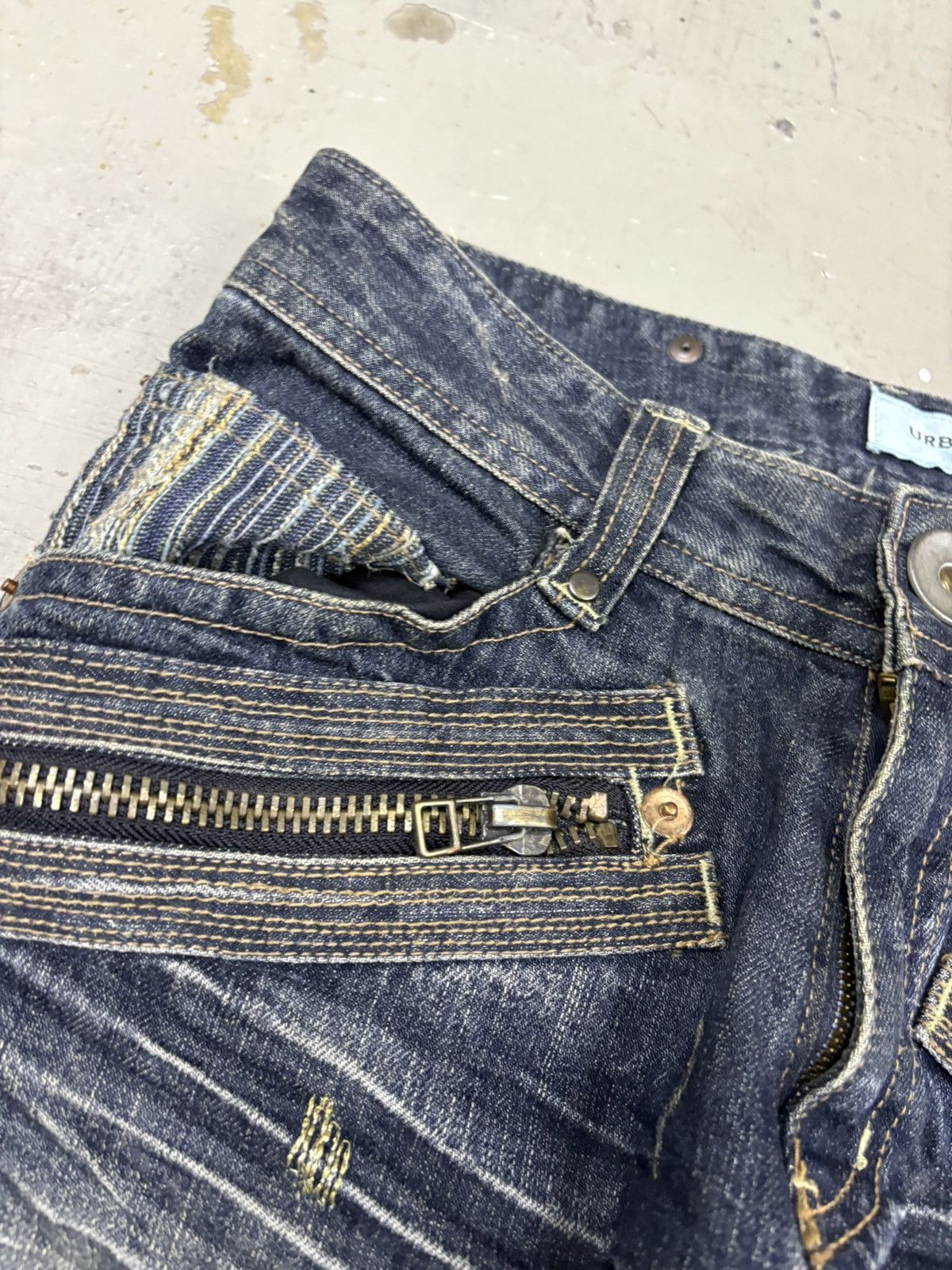 Engineered Garments PAINTED DISTRESSED DENIM BY URBAN CRAFT Size US 31 - 10 Thumbnail