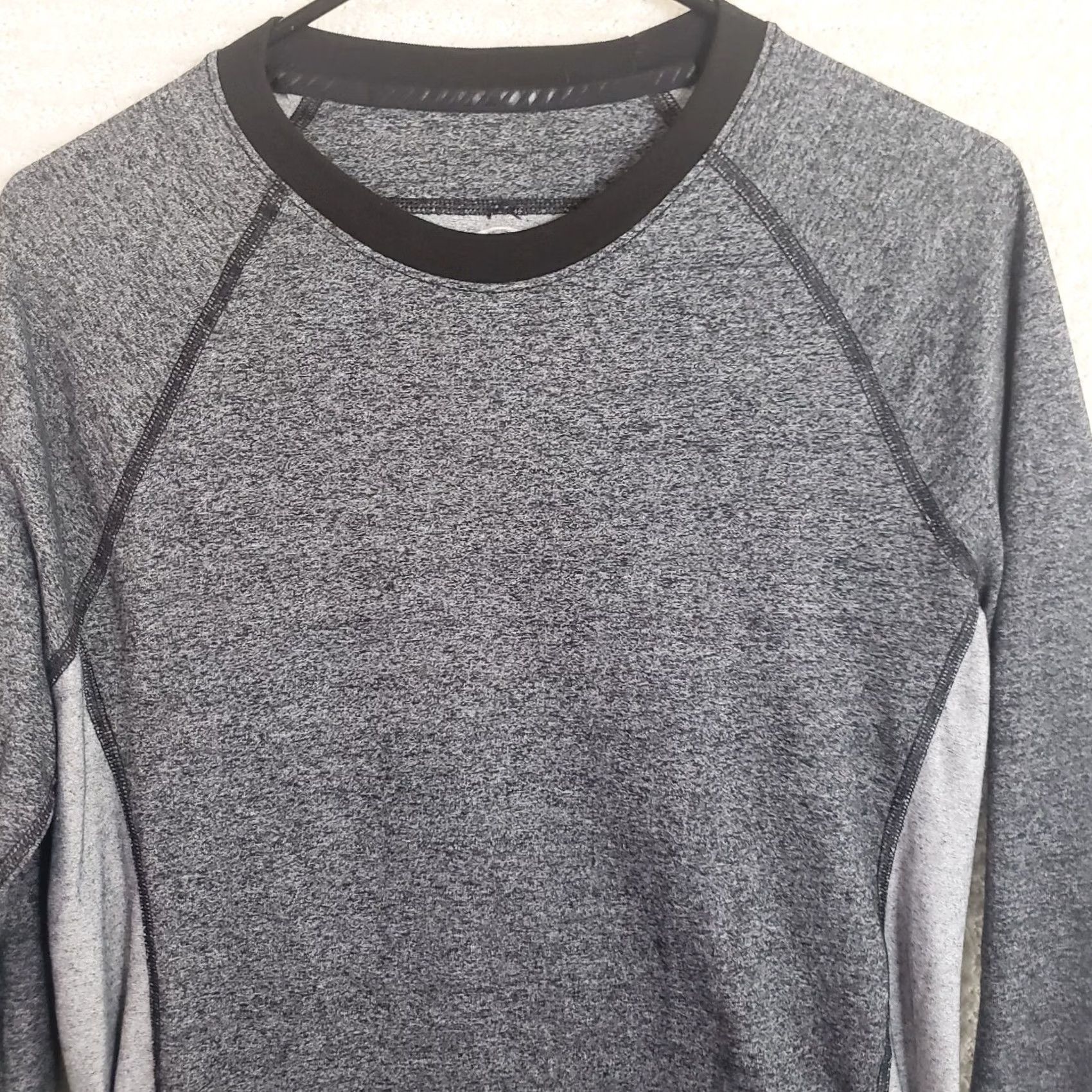 Oakley Oakley Men's S Gray Long Sleeve T-shirt Crewneck Two Tone Colorblock Pullover Size US S / EU 44-46 / 1 - 2 Thumbnail