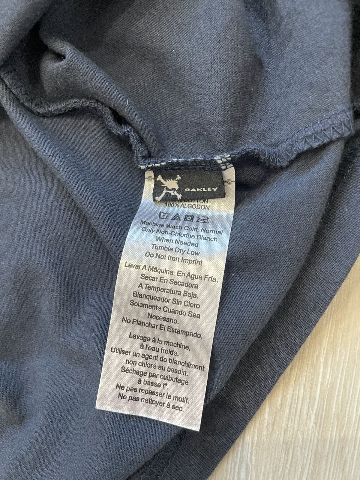 Oakley × Vintage Vintage Oakley Center Logo Boxy T-shirt Y2K XL Size US XL / EU 56 / 4 - 5 Thumbnail