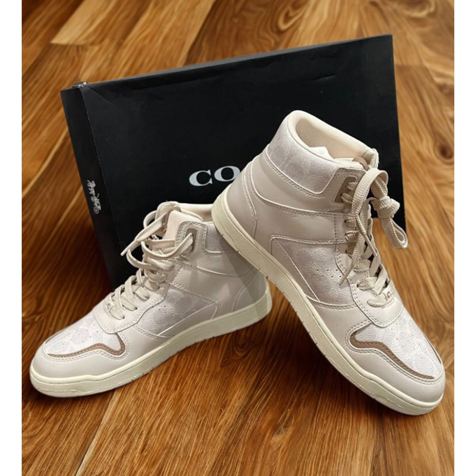 Coach Coach Hi Top Sneakers CD304 Canvas Women’s Sz 10B MSRP $229 Size US 10 / IT 40 - 18 Thumbnail