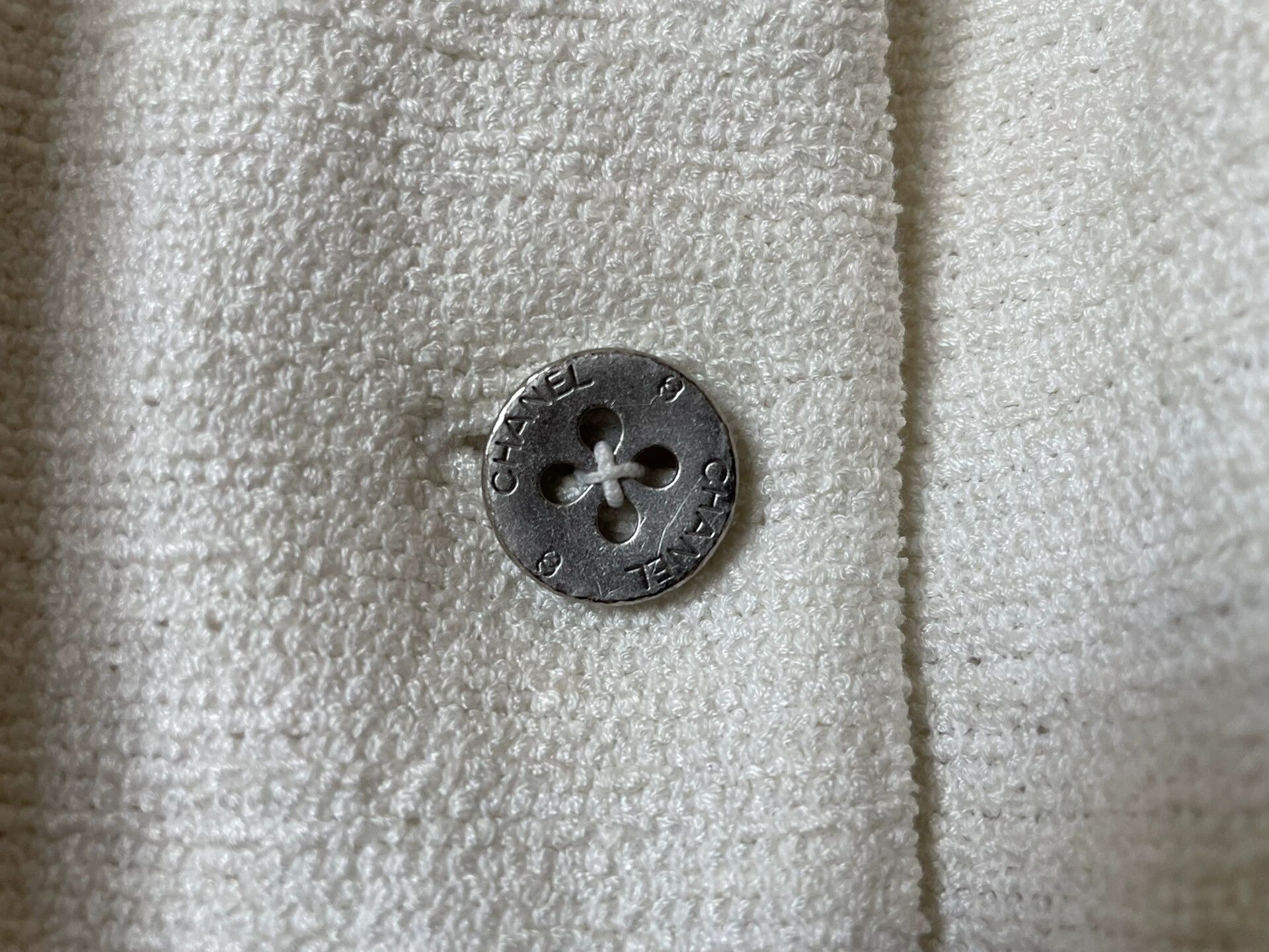 Chanel Chanel Vintage Suit Jacket Size 44 w/Chanel-Buttons Size M / US 6-8 / IT 42-44 - 3 Thumbnail