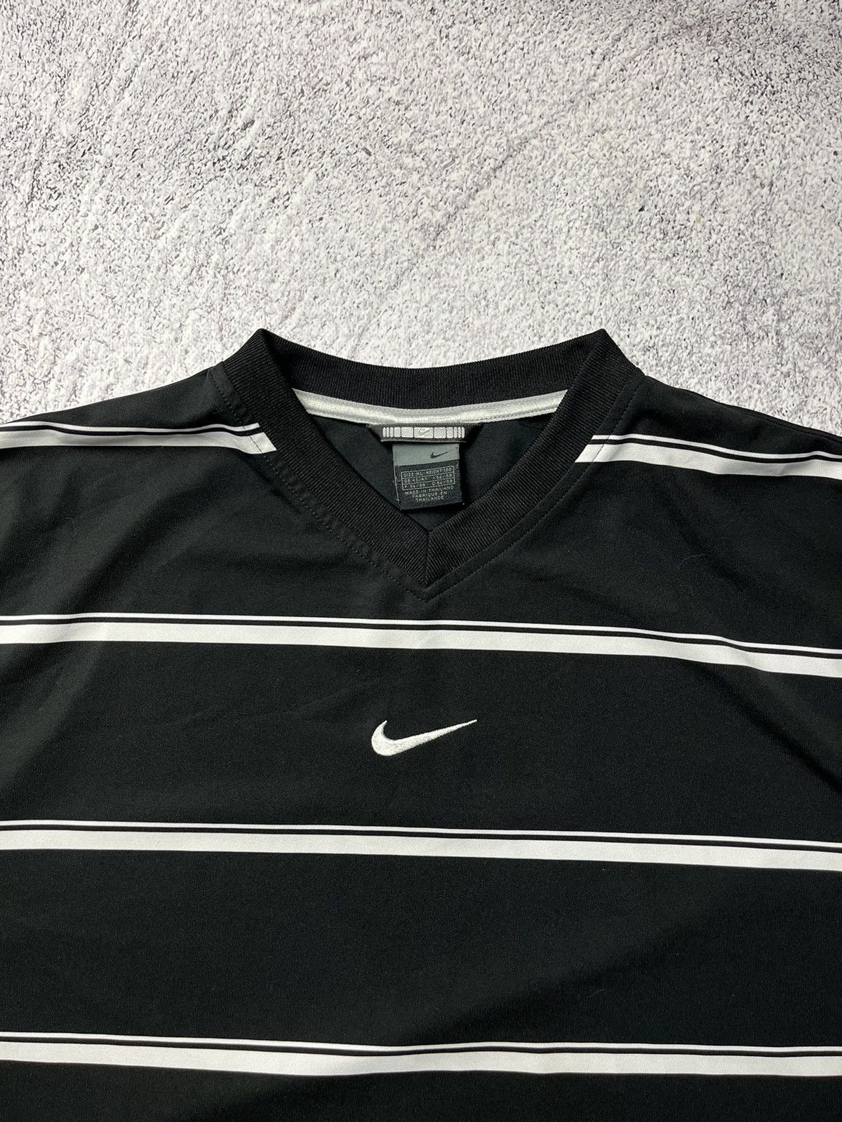 Nike Mens Vintage Nike T-Shirt centre swoosh Rare Size US XL / EU 56 / 4 - 13 Thumbnail