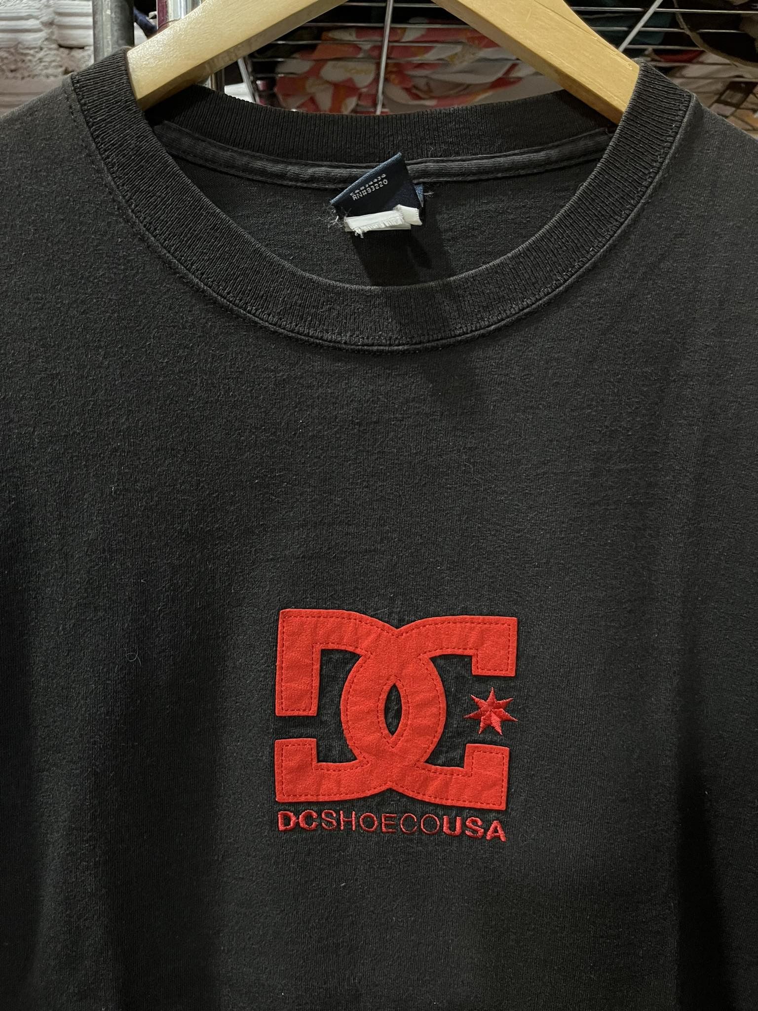 DC DC Shoes Co.USA Embroidered Tee 90s Size US M / EU 48-50 / 2 - 2 Thumbnail