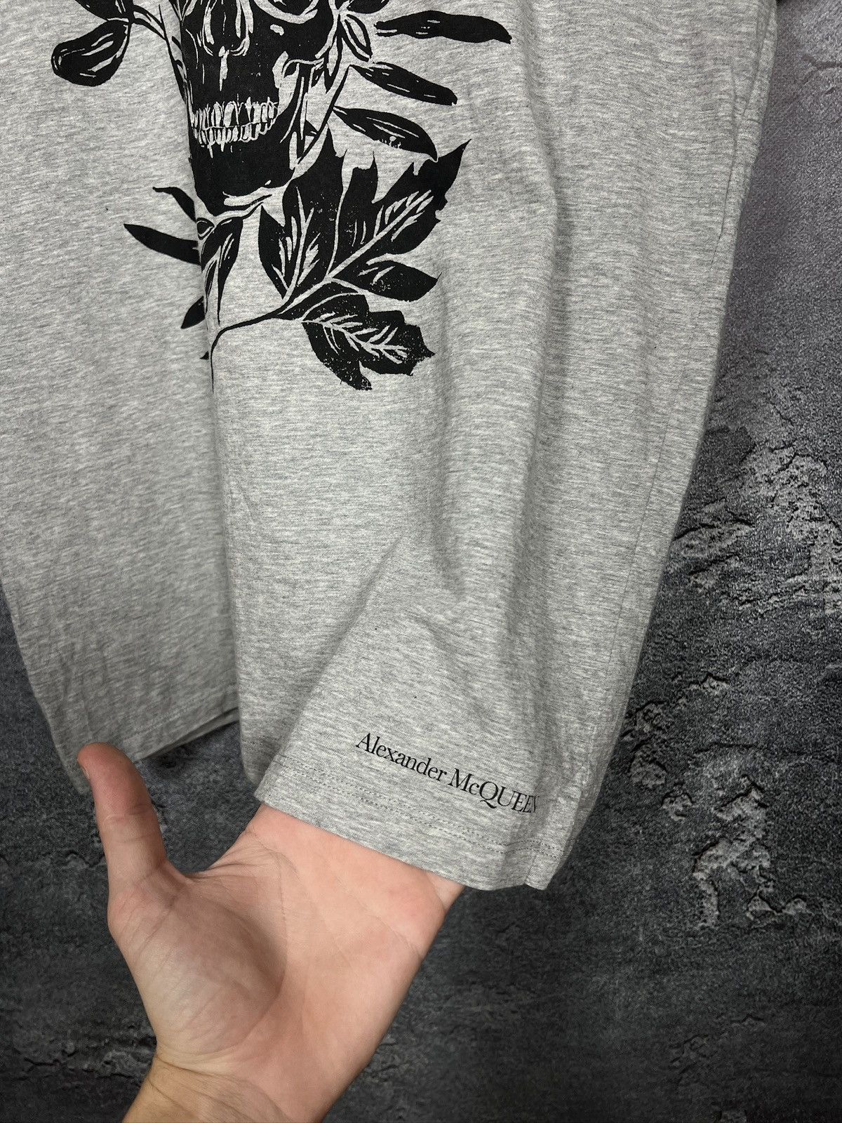 Alexander McQueen Alexander McQueen Skull Logo Gray T-shirt Size M Size US M / EU 48-50 / 2 - 4 Thumbnail