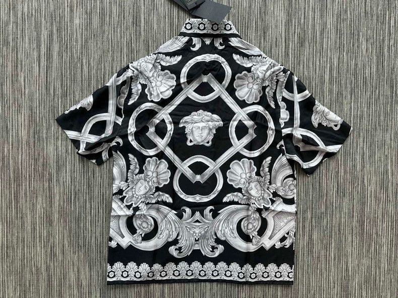 Versace Versace Silk shirt Size US M / EU 48-50 / 2 - 7 Thumbnail