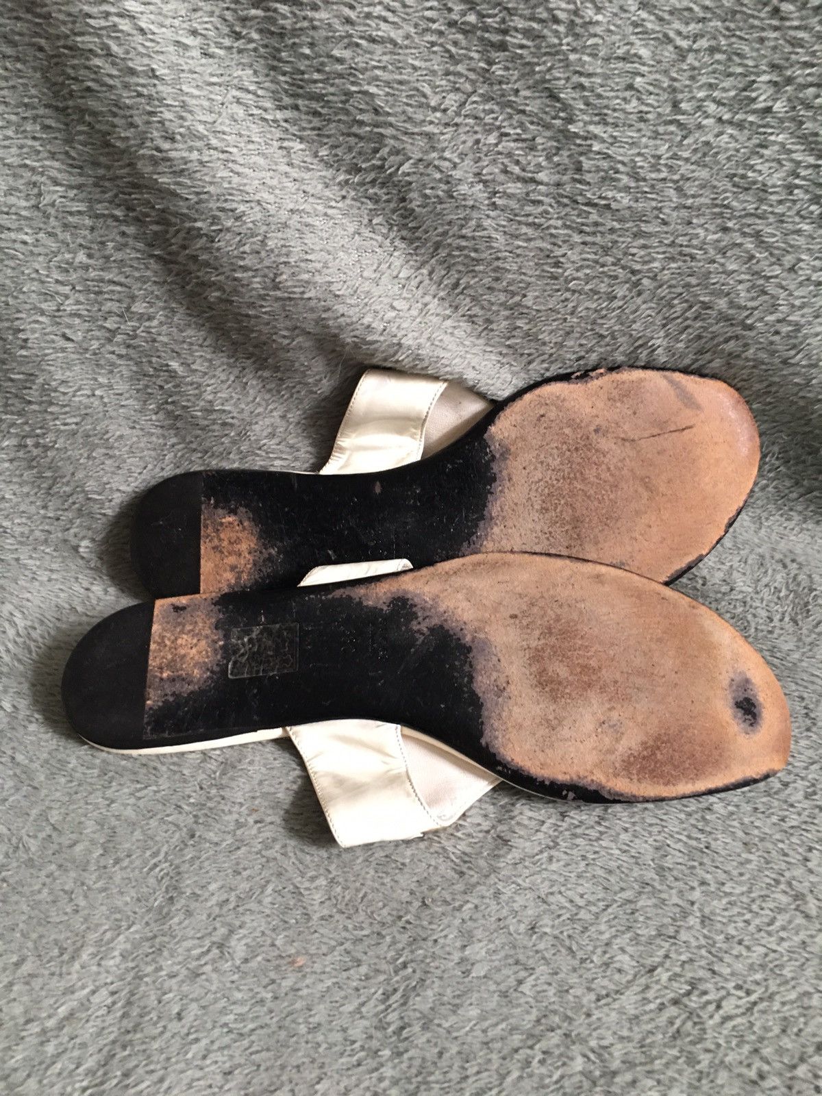 Gucci GUCCI Ivory Patent Leather Horsebit Flip Flop Sandals EU38 Size US 8 / IT 38 - 11 Thumbnail