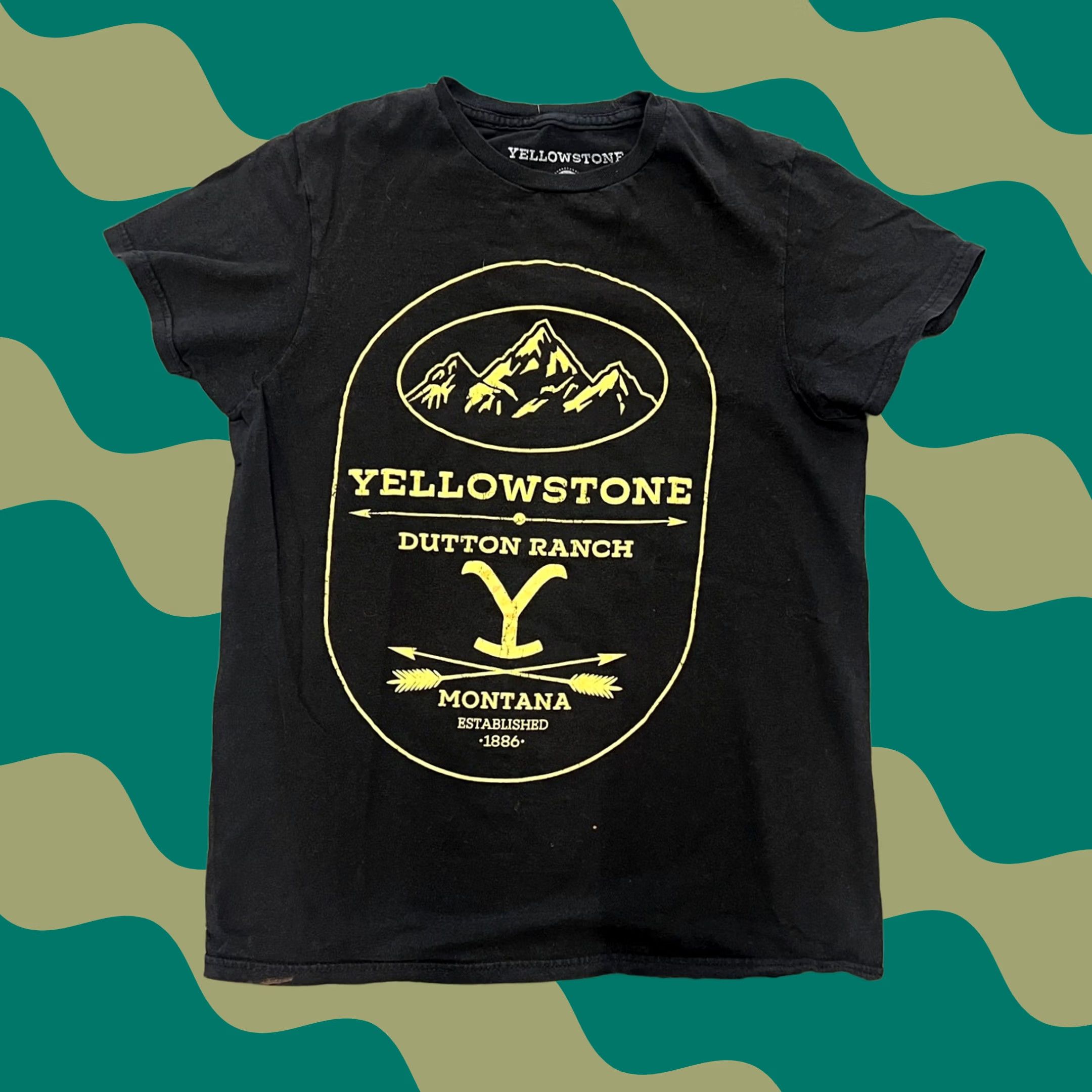 Vintage VINTAGE Yellowstone Montana Western Nature Black Graphic Tee Women's L Shirt Size S / US 4 / IT 40 - 1 Thumbnail