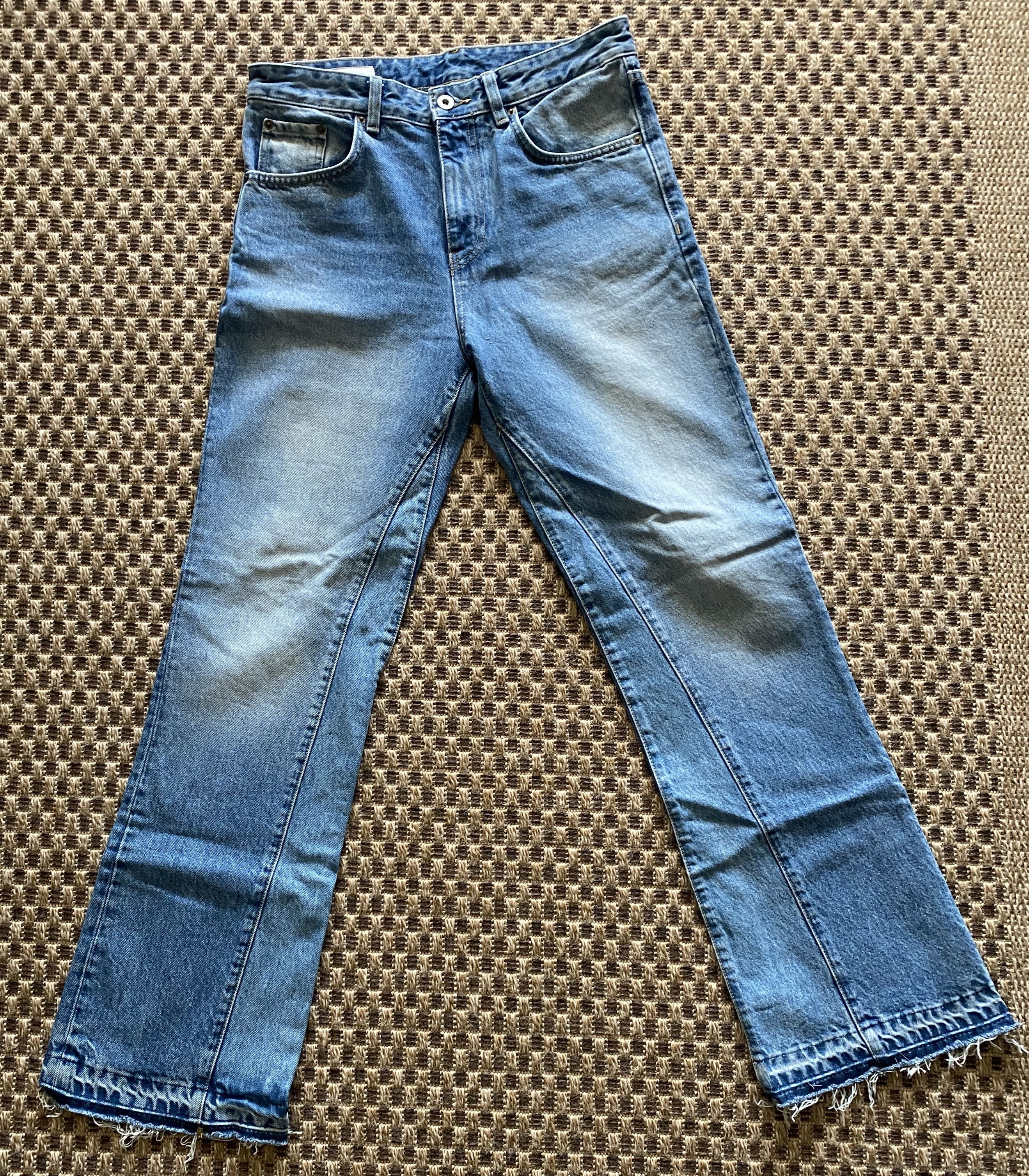 Zara Zara Light Wash Raw Hem Straight Jeans Size 31 Worn Once Size US 31 - 1 Thumbnail