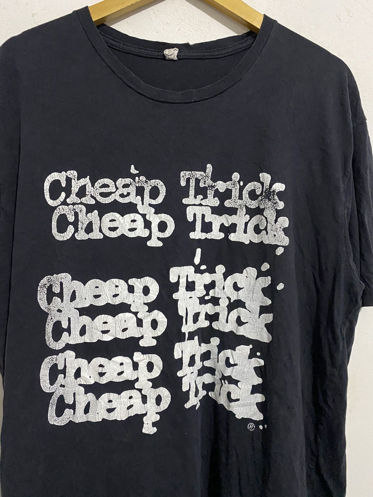 Band Tees 🖤BLACKDAY🖤Vintage Cheap Trick Logo Tees Distressed Size US XL / EU 56 / 4 - 2 Thumbnail