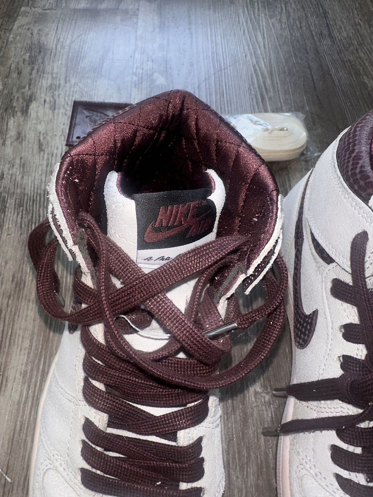 A Ma Maniere × Jordan Brand × Nike A Ma Maniere x Air Jordan 1 High OG Sail Burgundy US8 Size US 8 / EU 41 - 6 Thumbnail