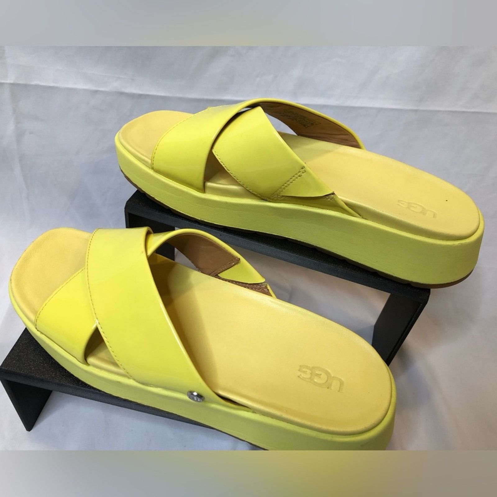 Ugg UGG Emily Patented Leather Yellow Platform Sandal— Size 6 Size US 6 / IT 36 - 12 Thumbnail